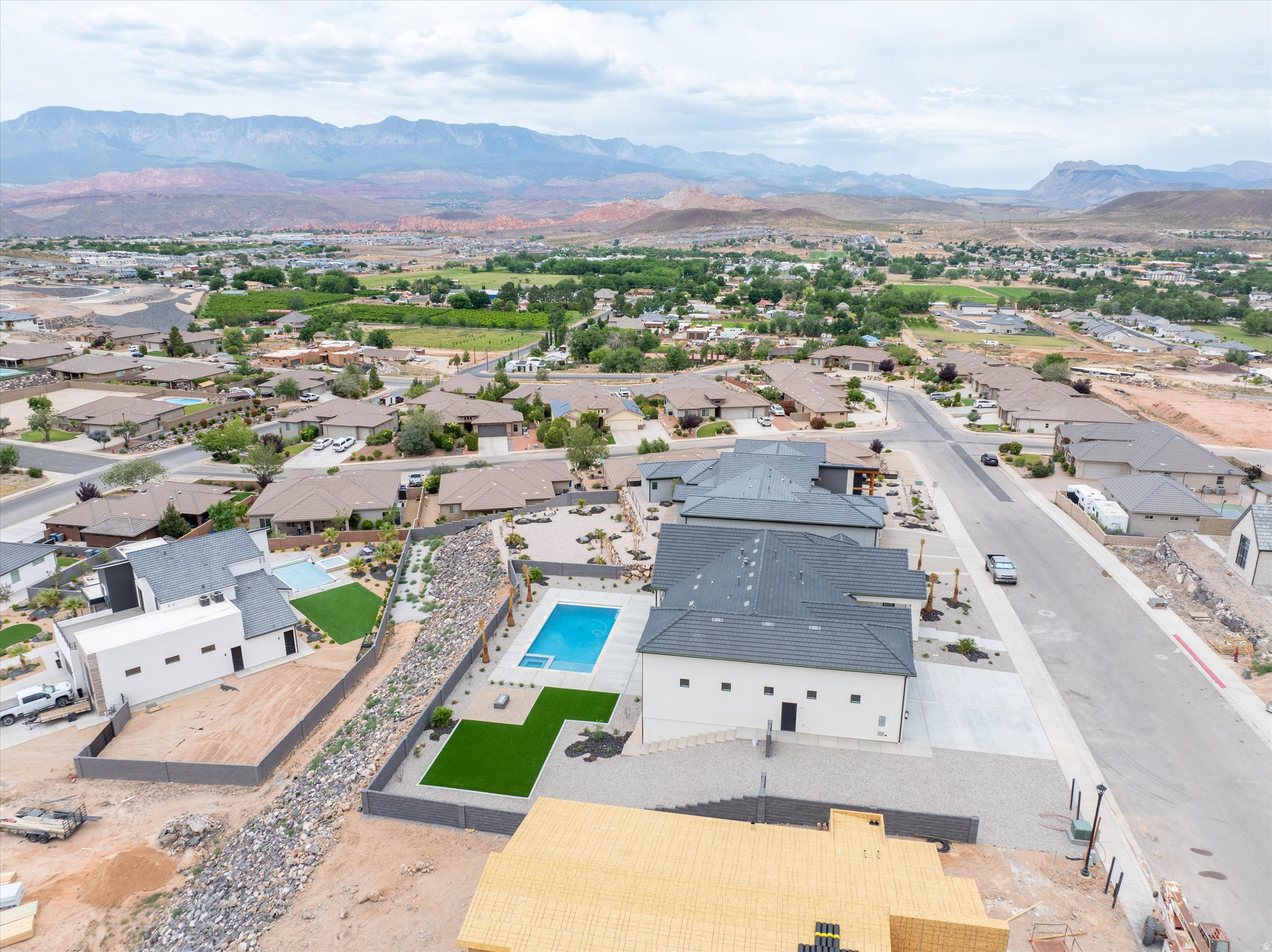 SCENIC POINT - Residential
