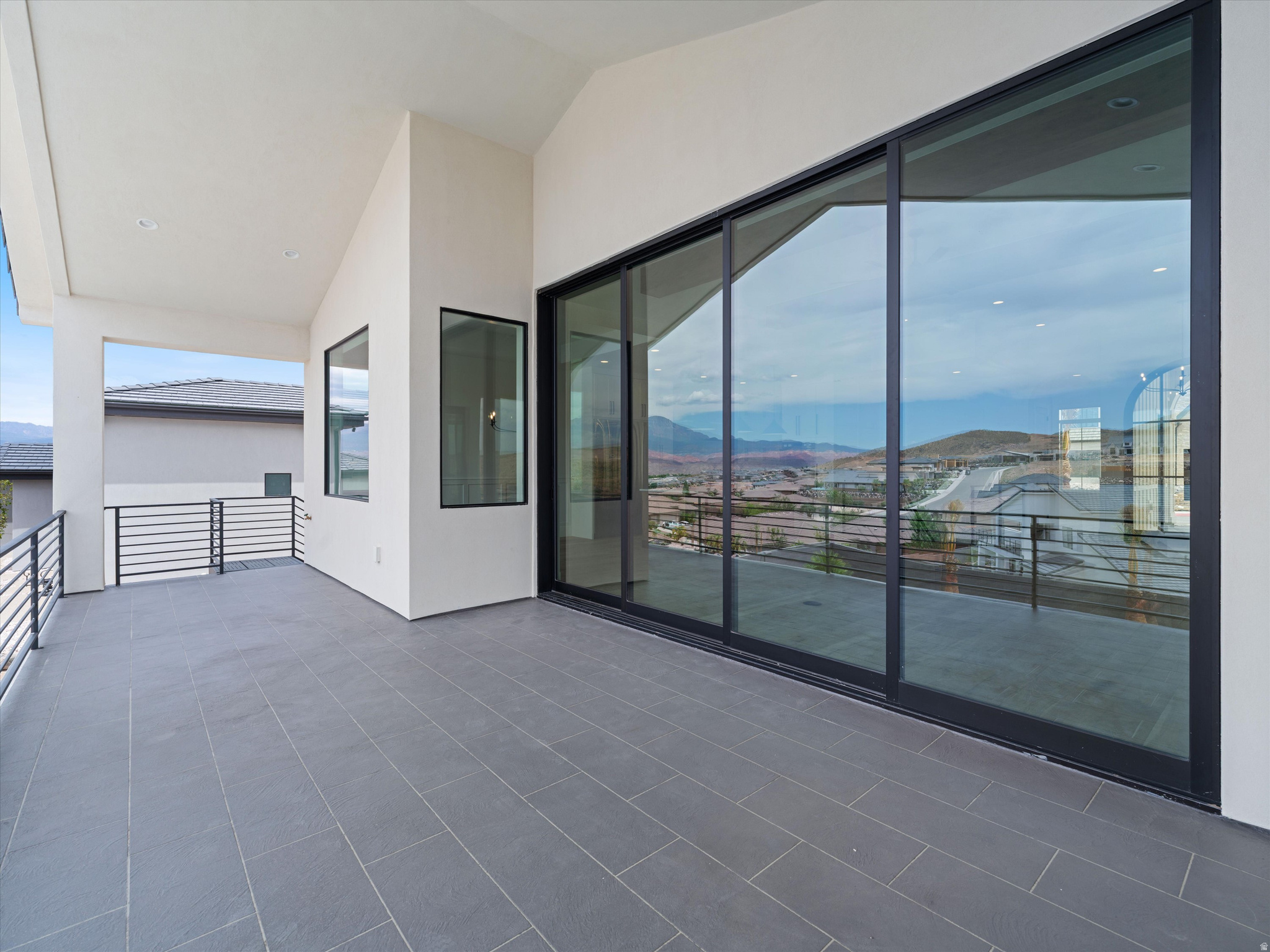 SCENIC POINT - Residential