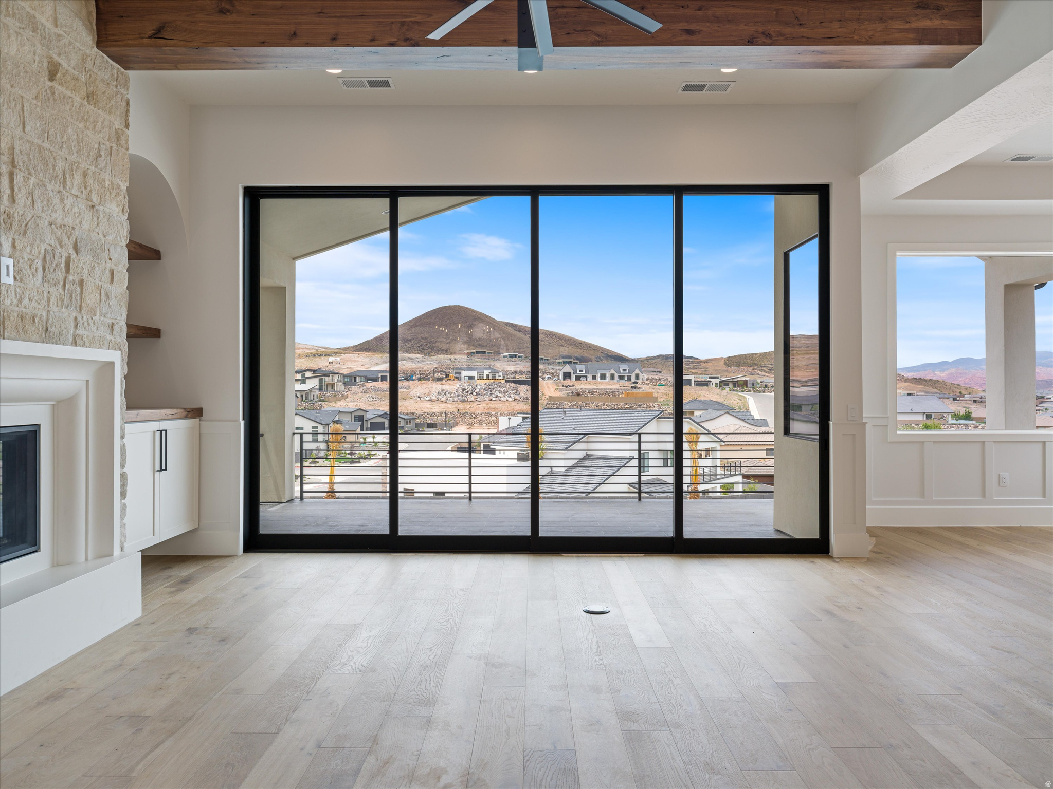 SCENIC POINT - Residential