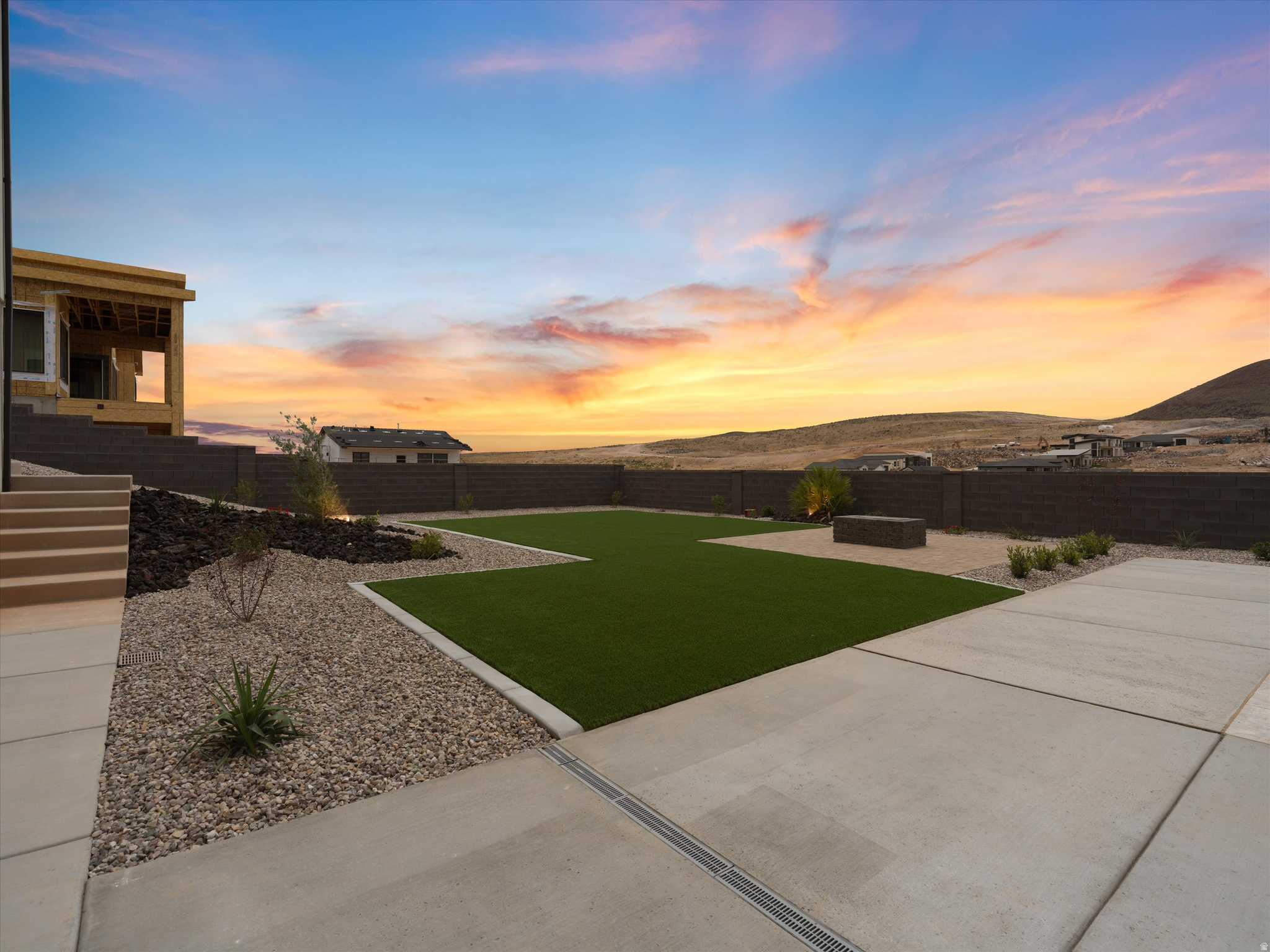 SCENIC POINT - Residential