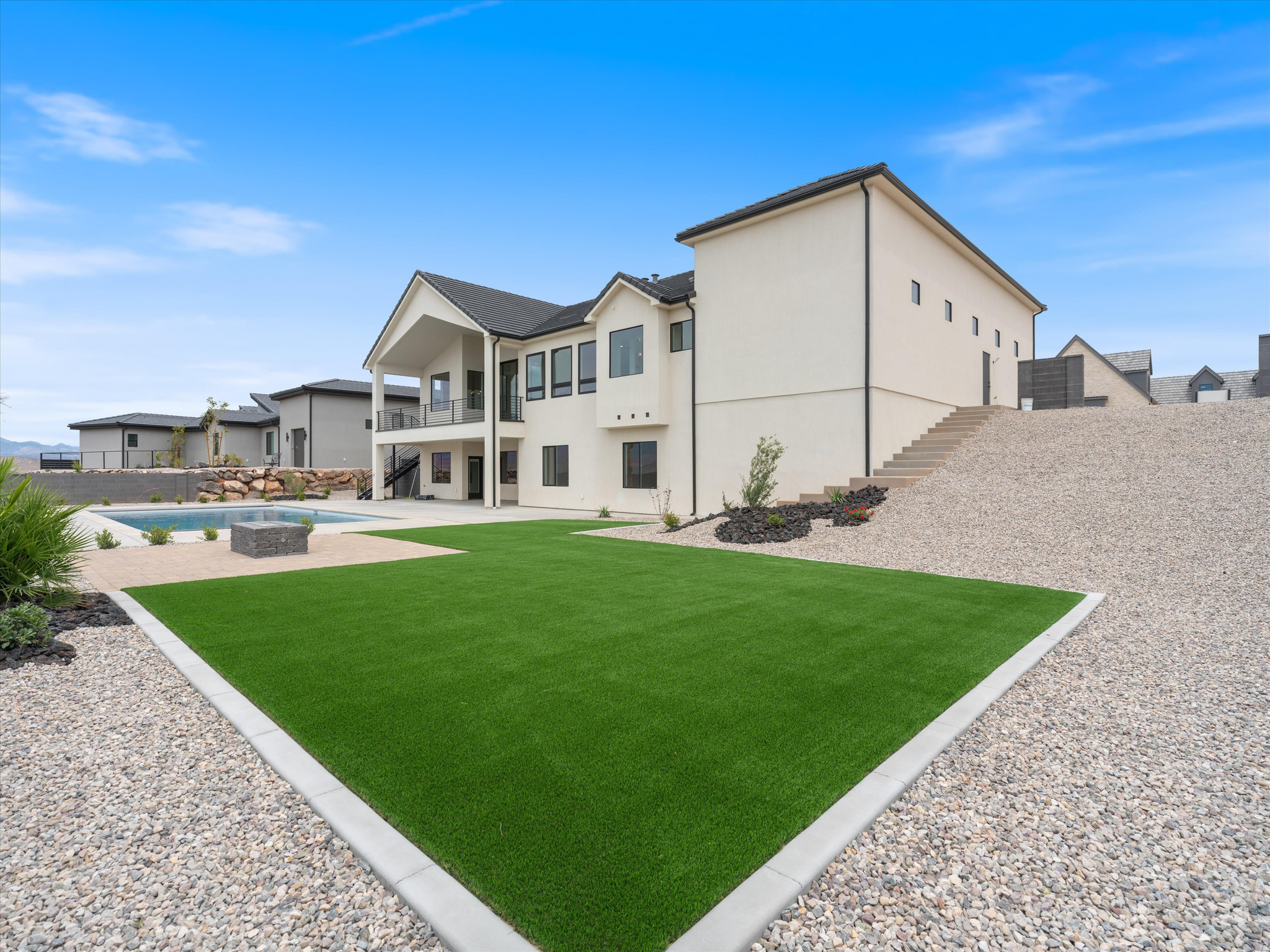 SCENIC POINT - Residential