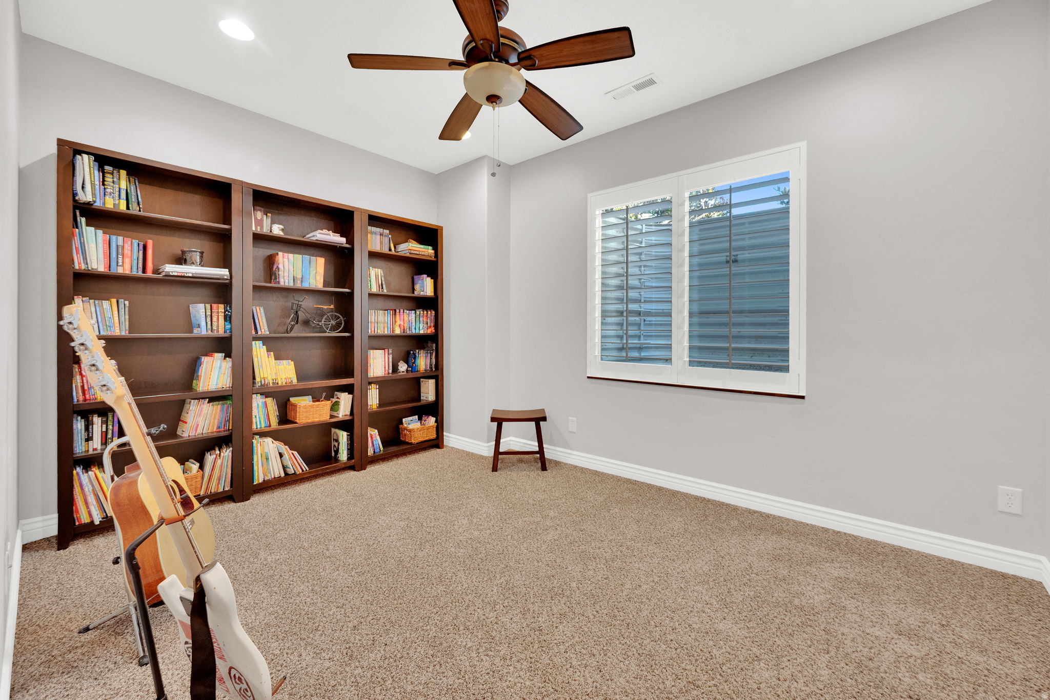 ROYAL MEADOWS ESTATE - Residential