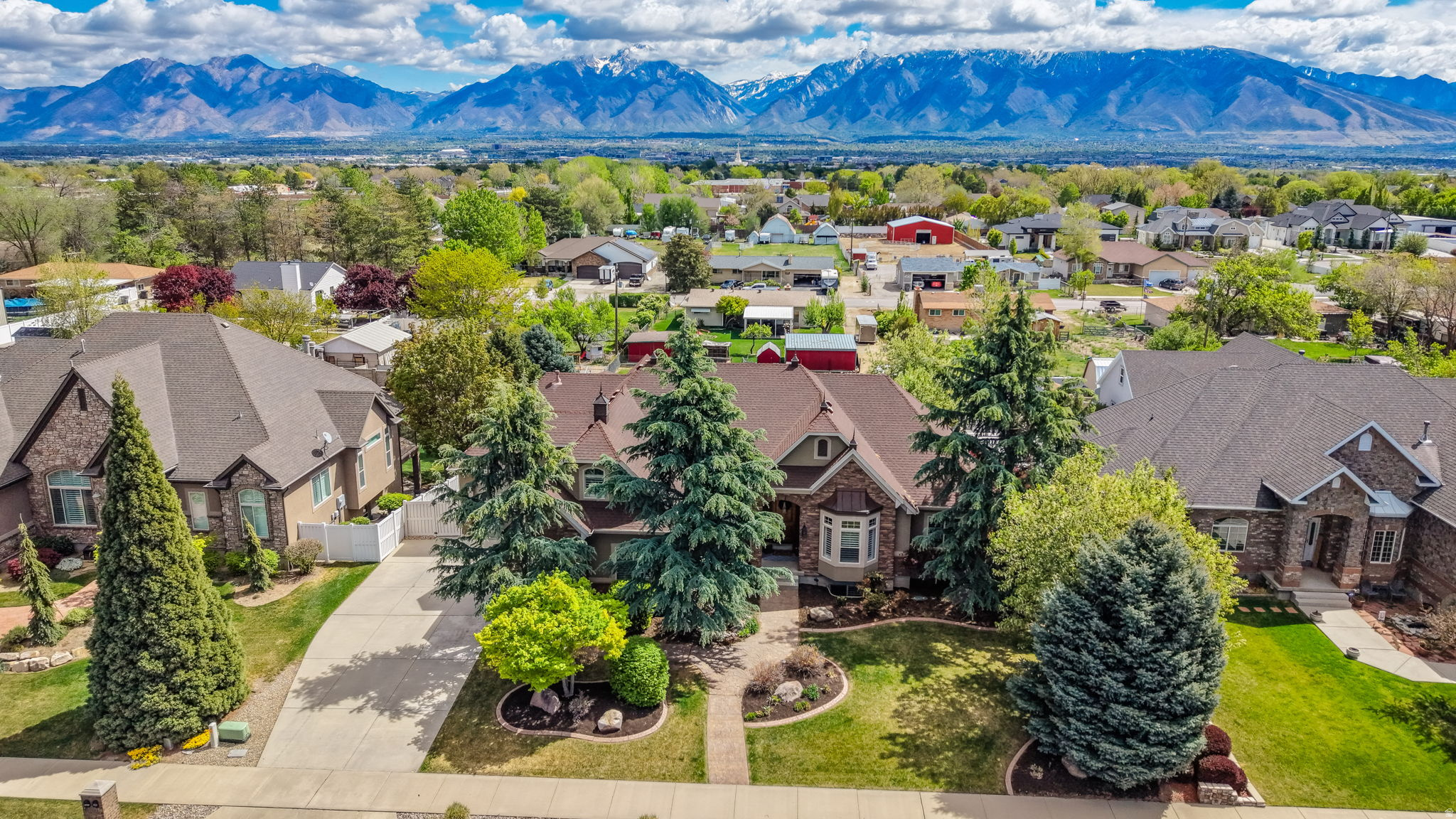 ROYAL MEADOWS ESTATE - Residential