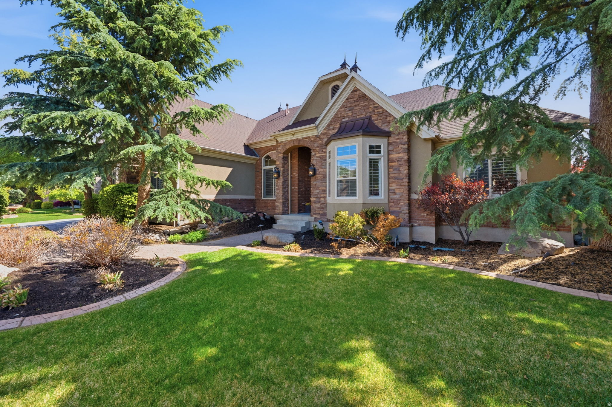 ROYAL MEADOWS ESTATE - Residential