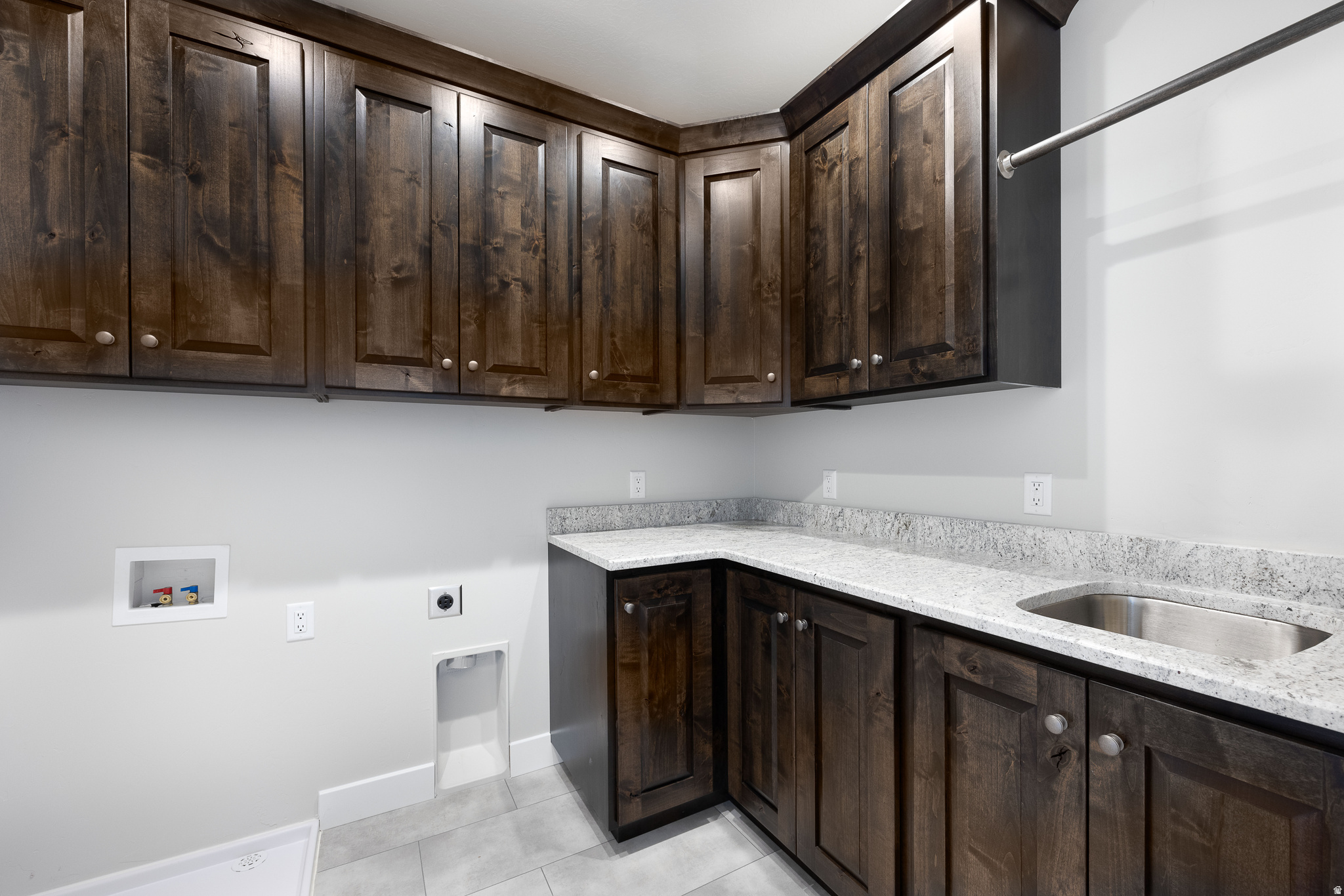 OAKRIDGE COVE - Residential