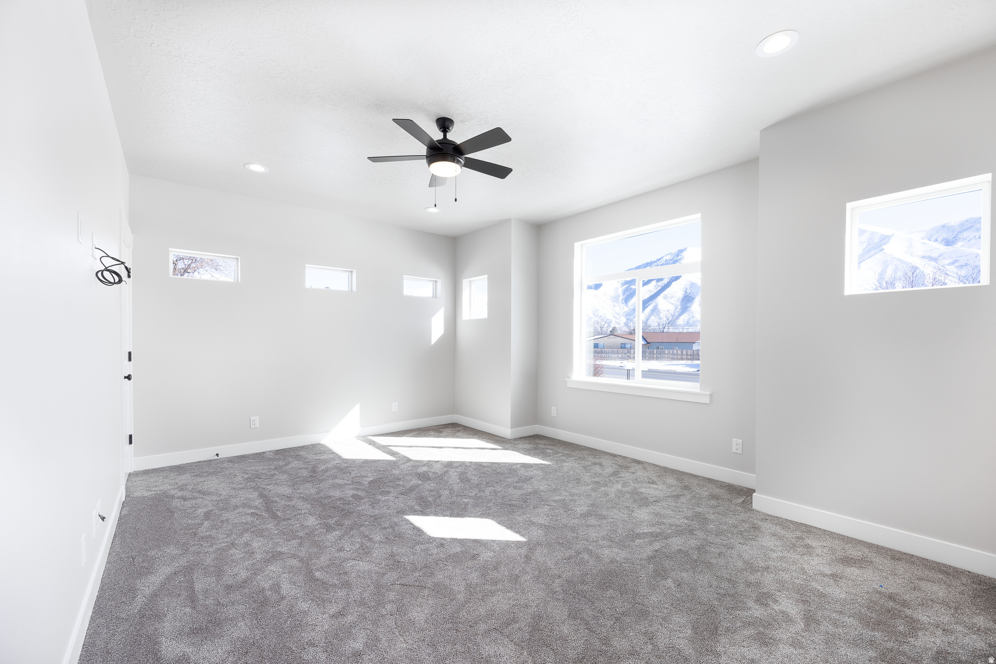 OAKRIDGE COVE - Residential