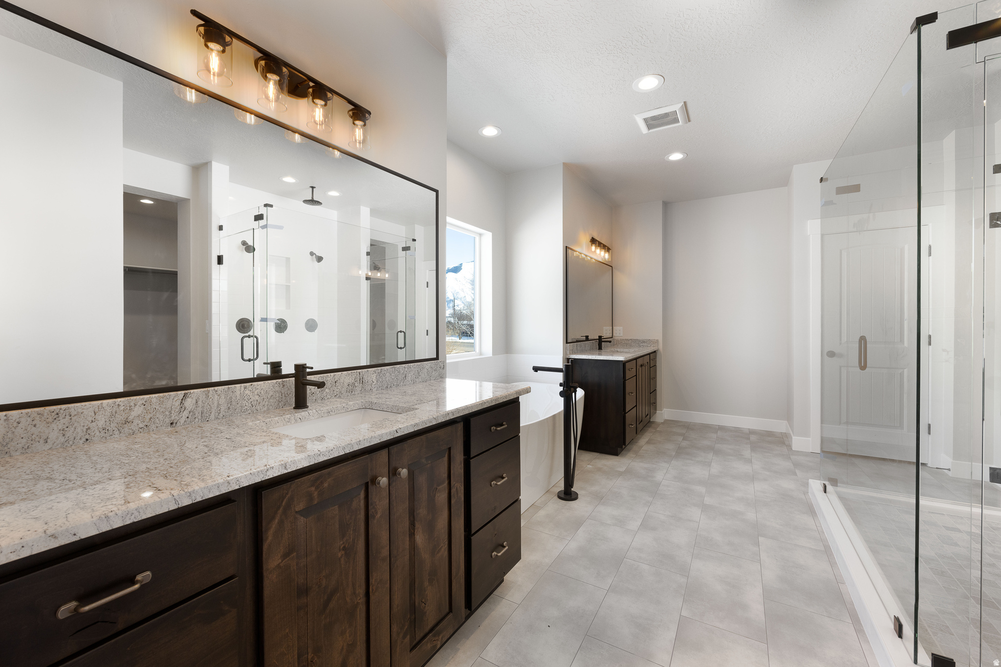 OAKRIDGE COVE - Residential