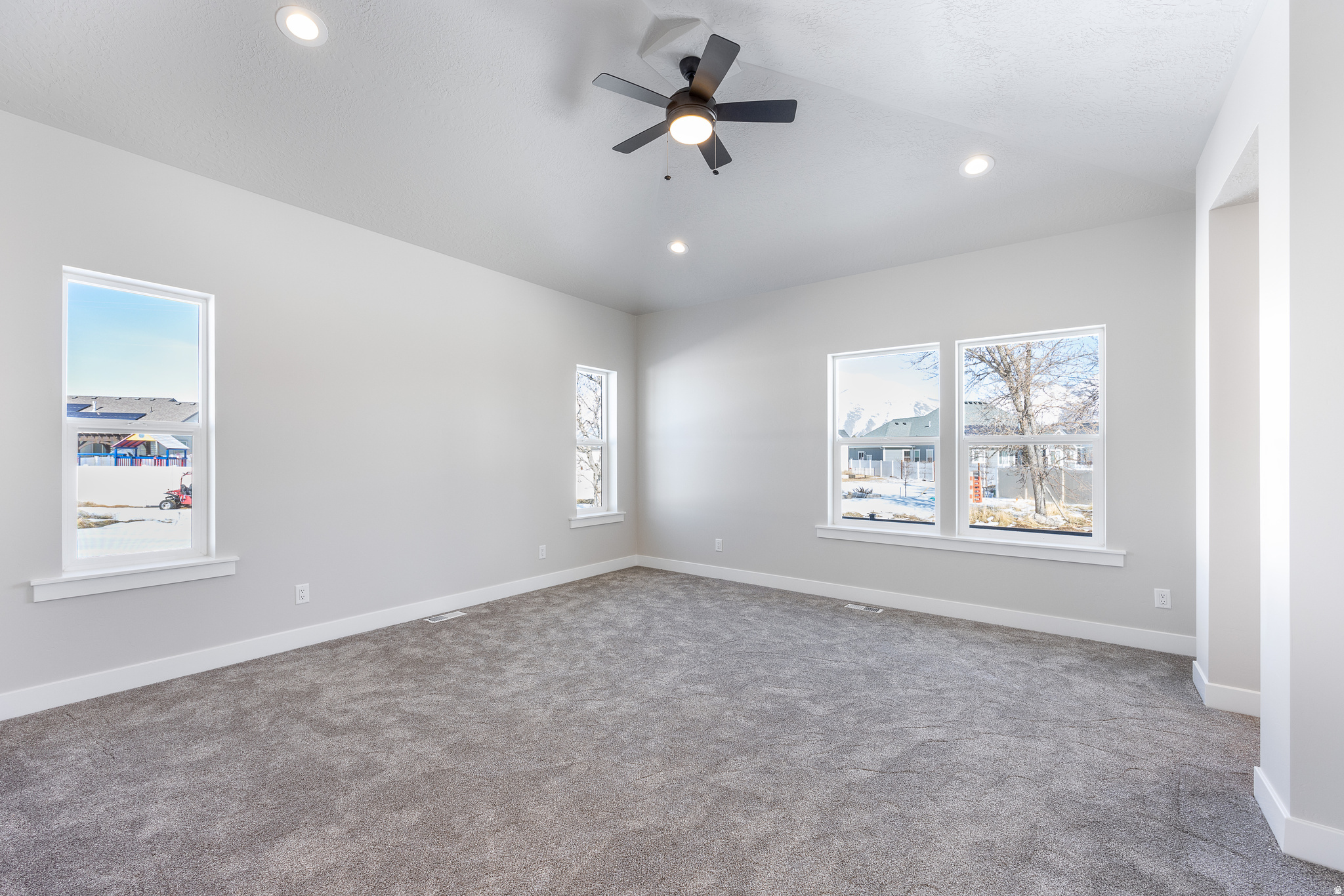 OAKRIDGE COVE - Residential