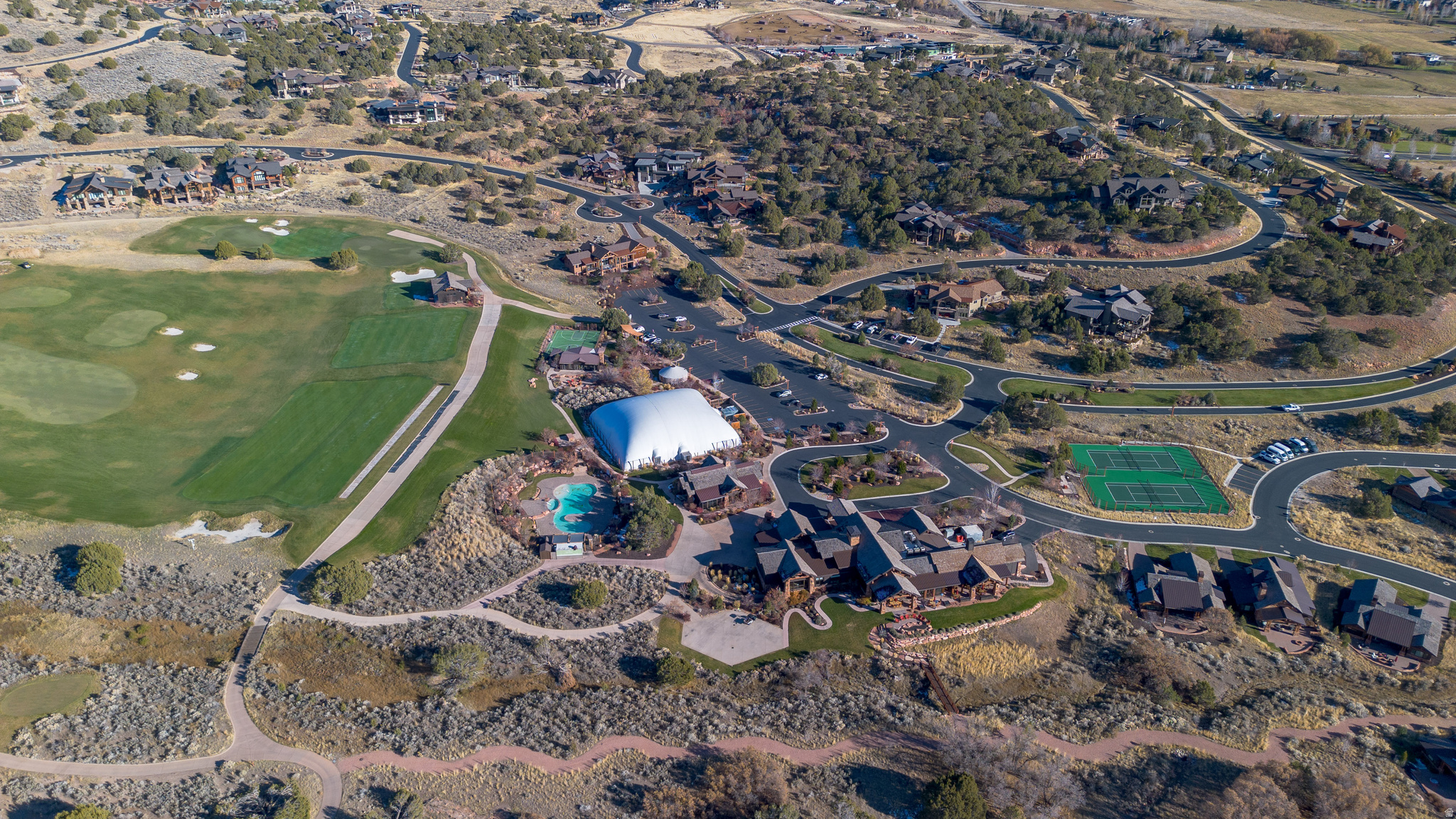 RED LEDGES - Land