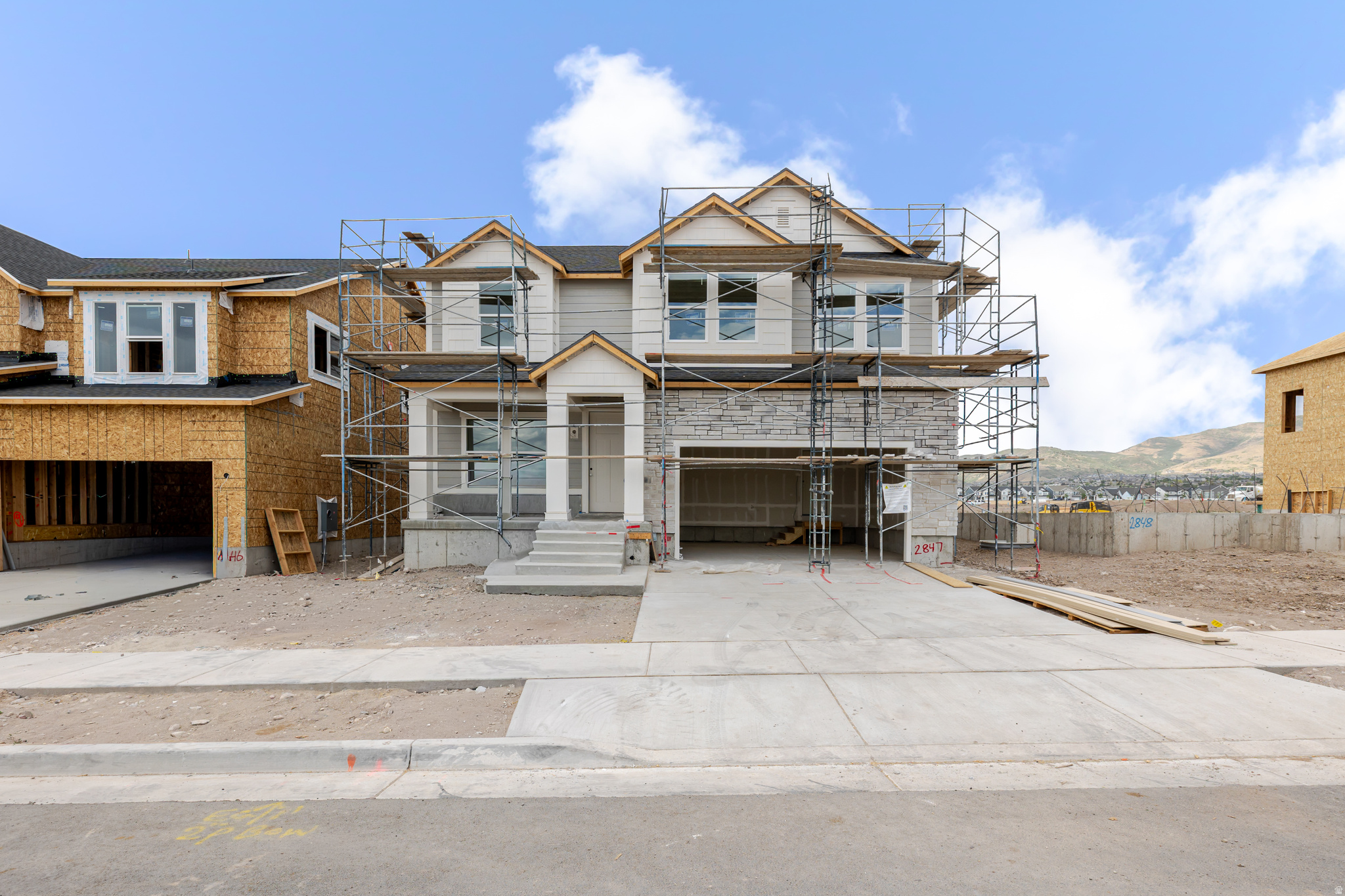 MOUNTAIN RIDGE - Residential