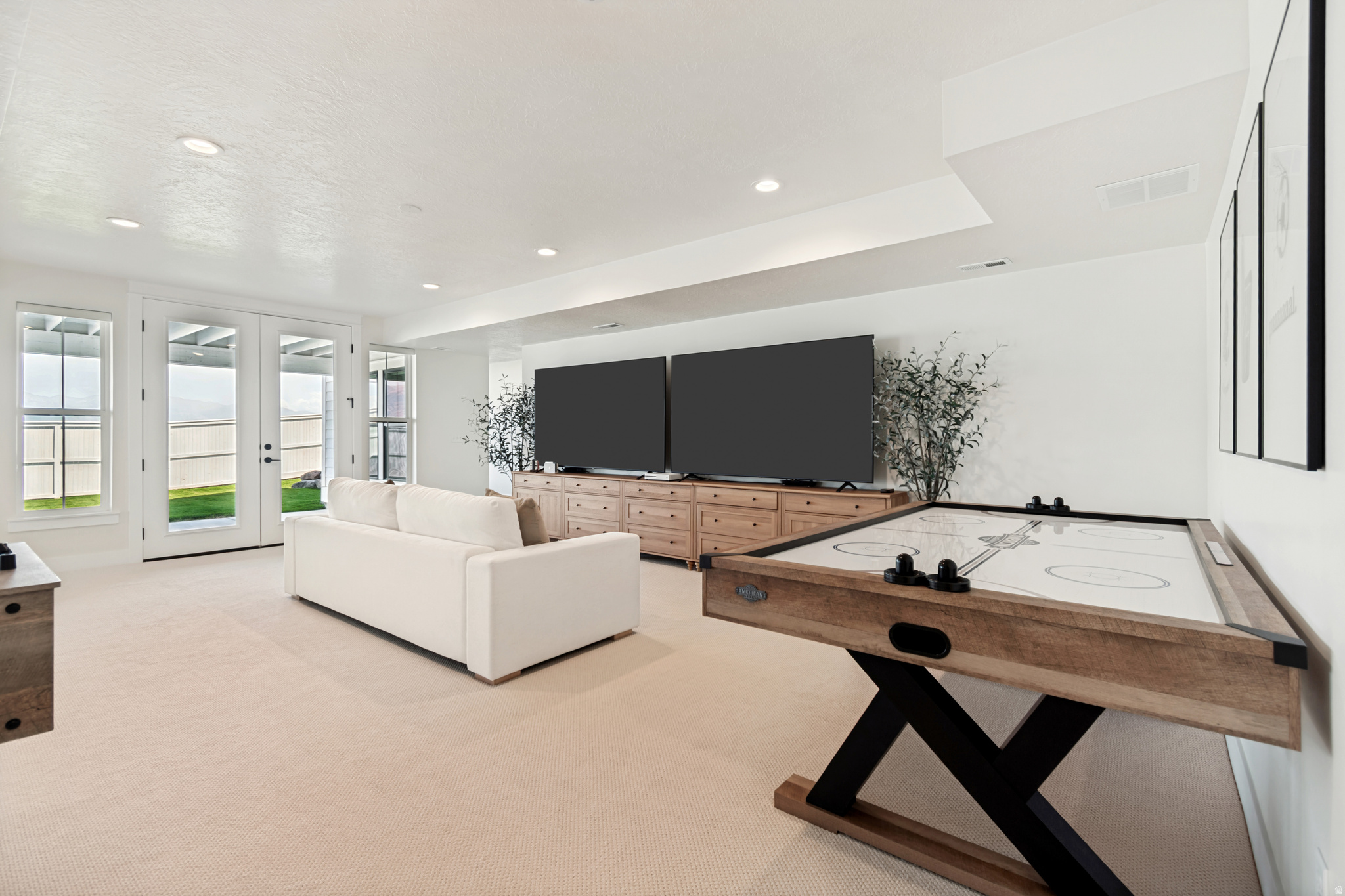 FOUNDERS AT BEACON POINTE - Residential