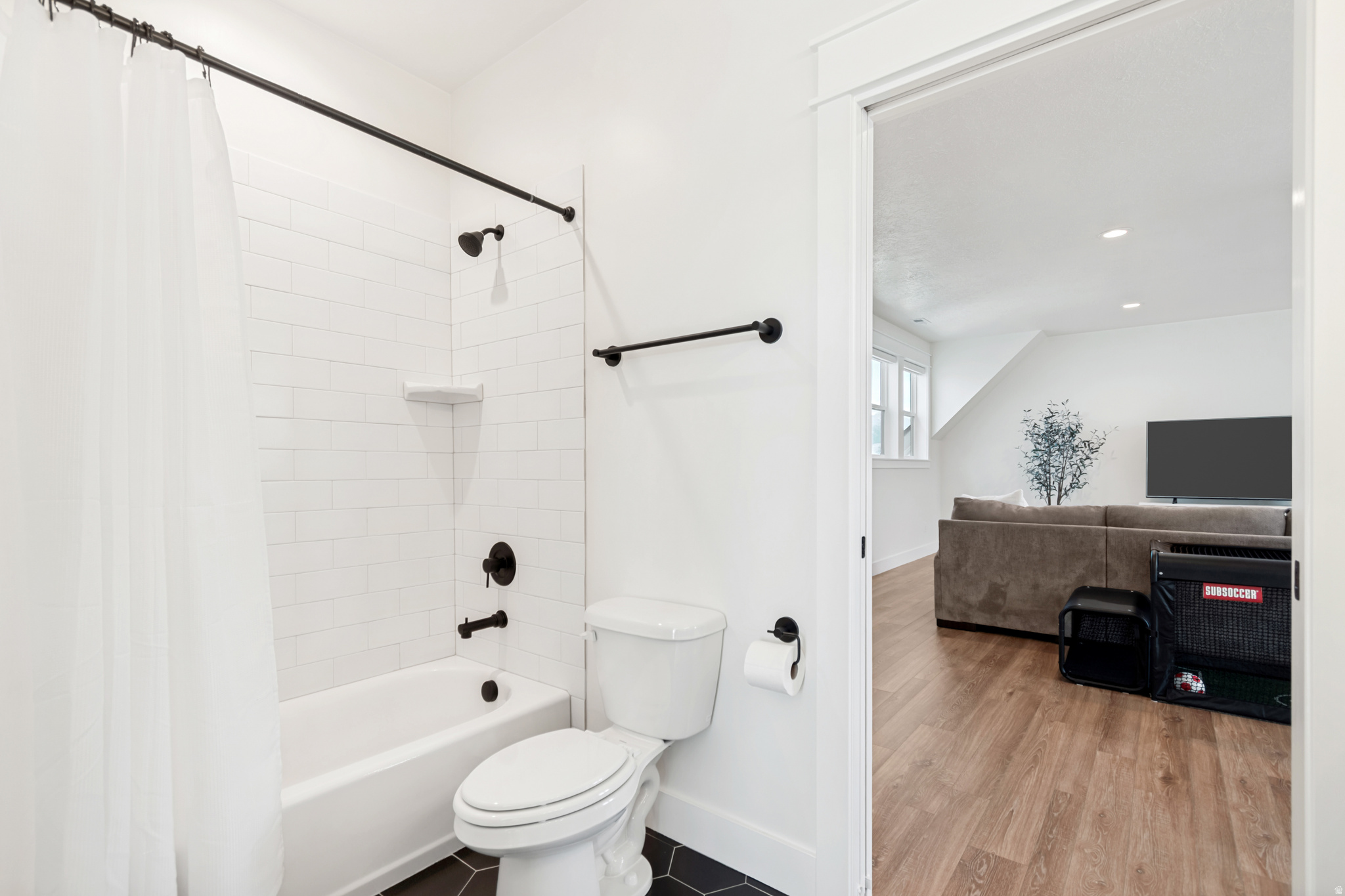 FOUNDERS AT BEACON POINTE - Residential
