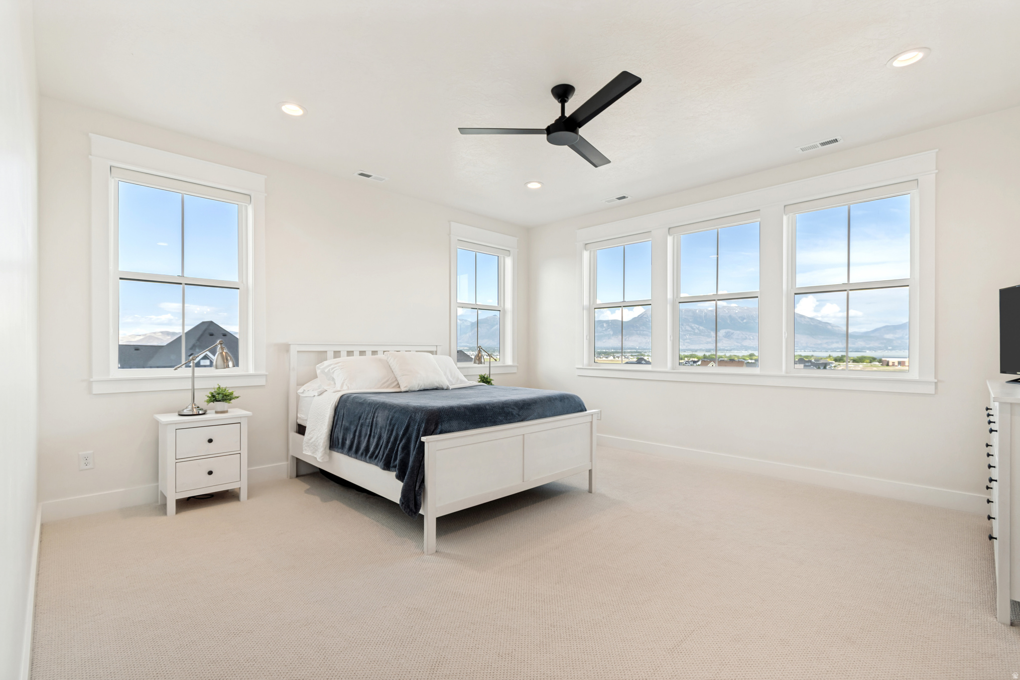 FOUNDERS AT BEACON POINTE - Residential