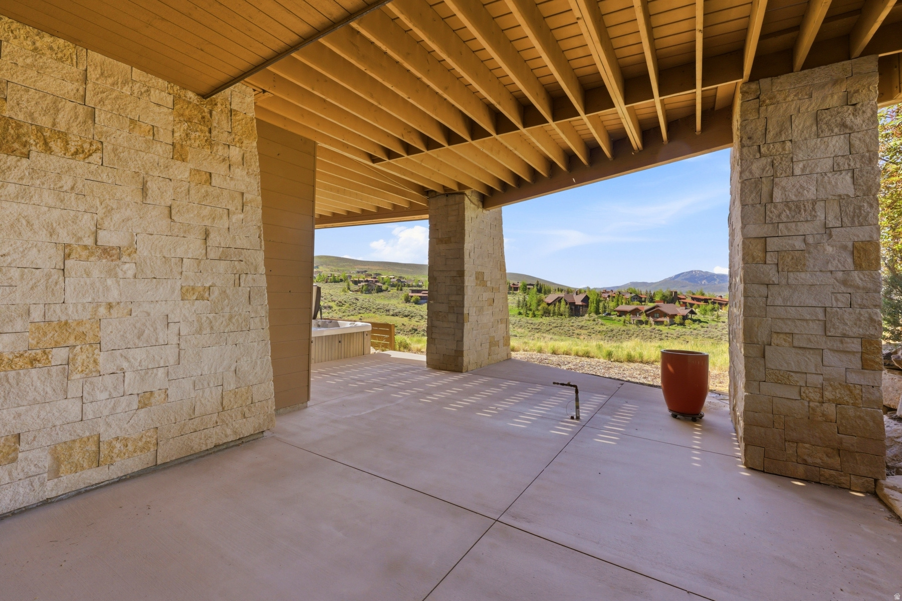 THE HOMESTEADS - Residential