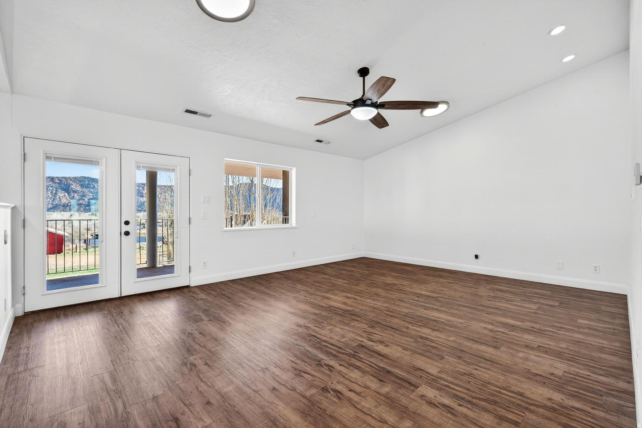SHORT CREEK 2 - Residential