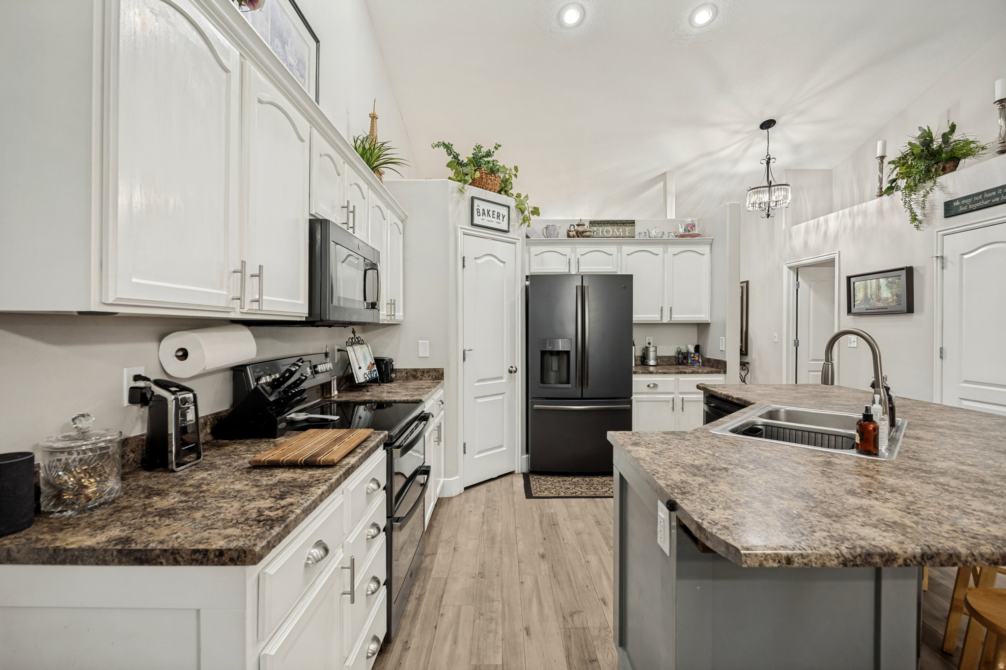 HERRIMAN VILLAGE - Residential