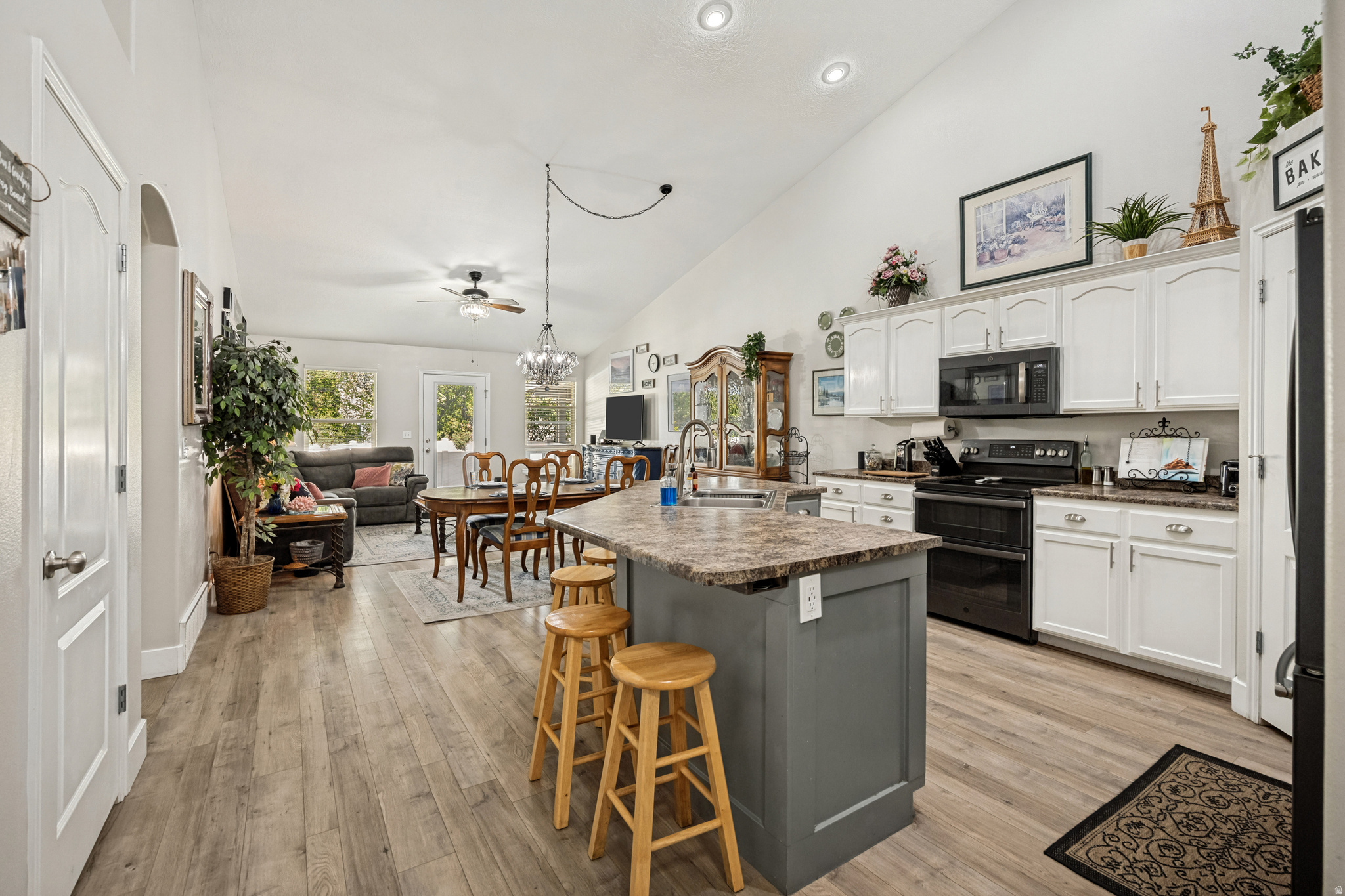 HERRIMAN VILLAGE - Residential