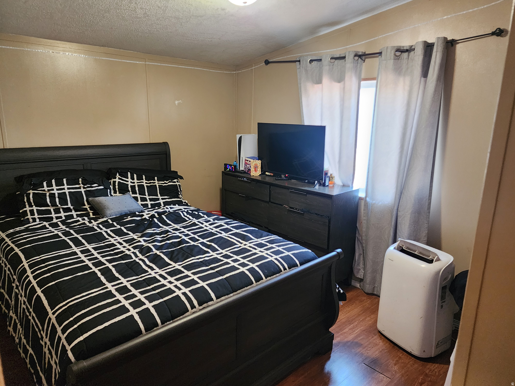 MEADOWBROOK VILLAGE - Residential