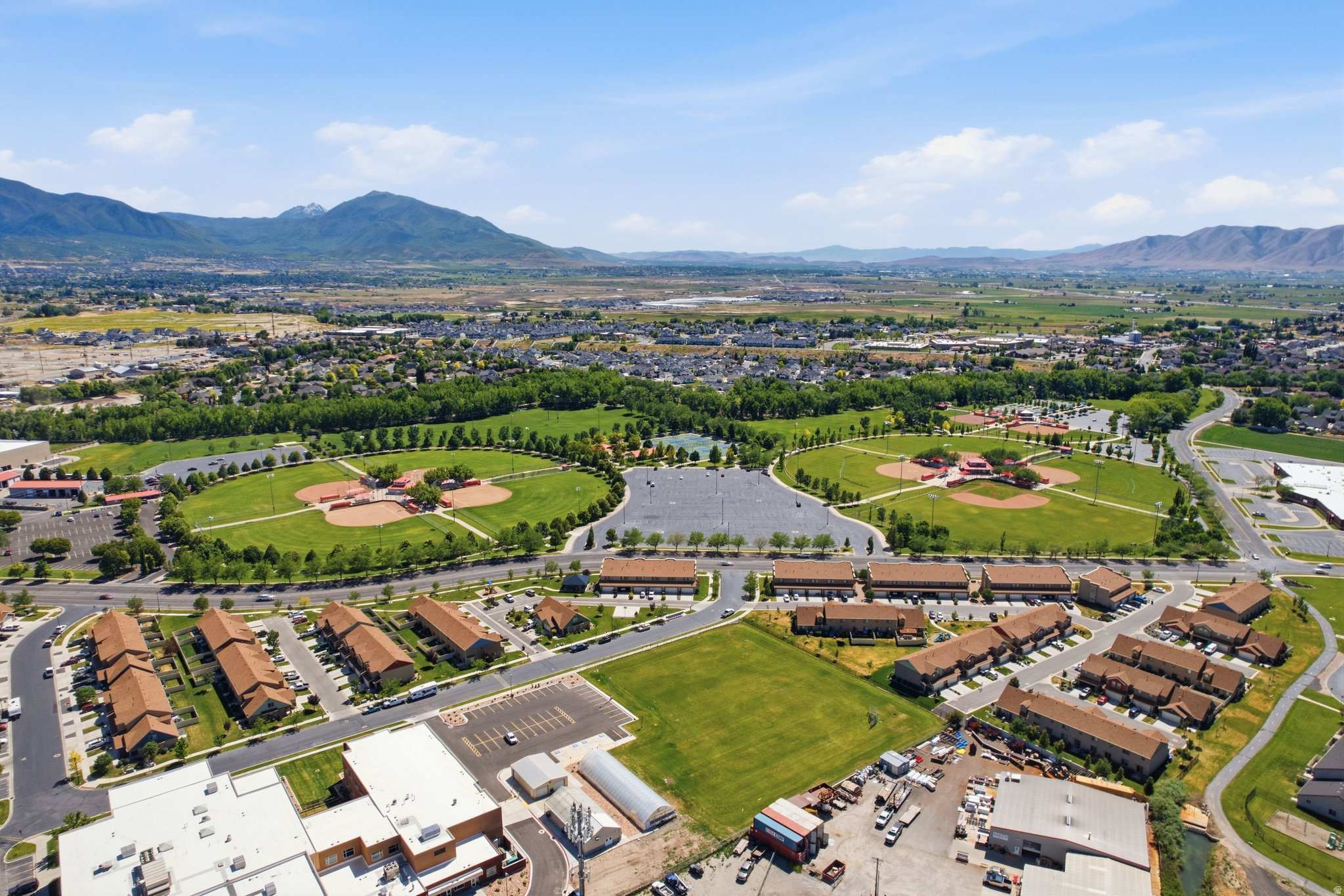 SPANISH TRAILS - Residential