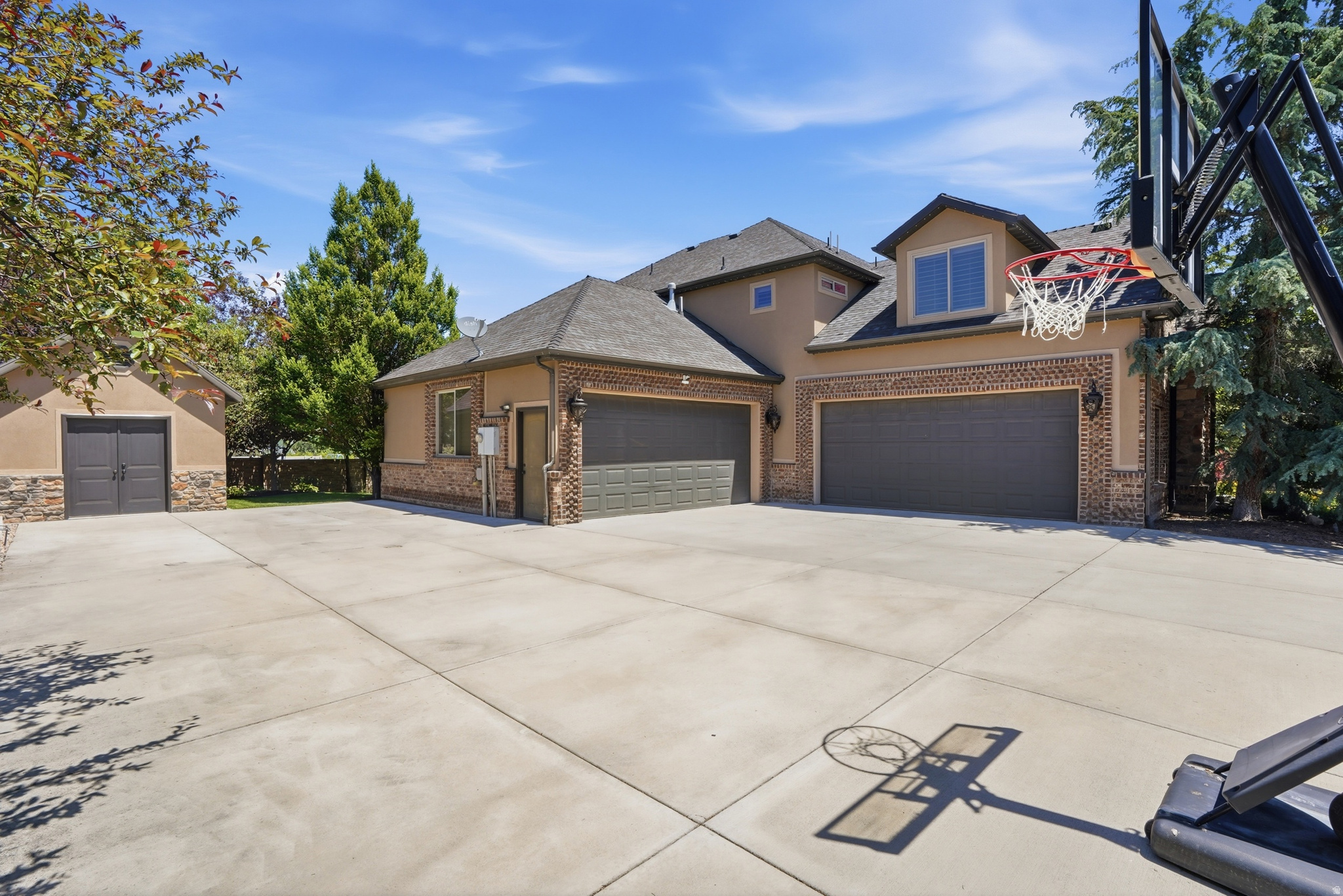 BISON RIDGE - Residential