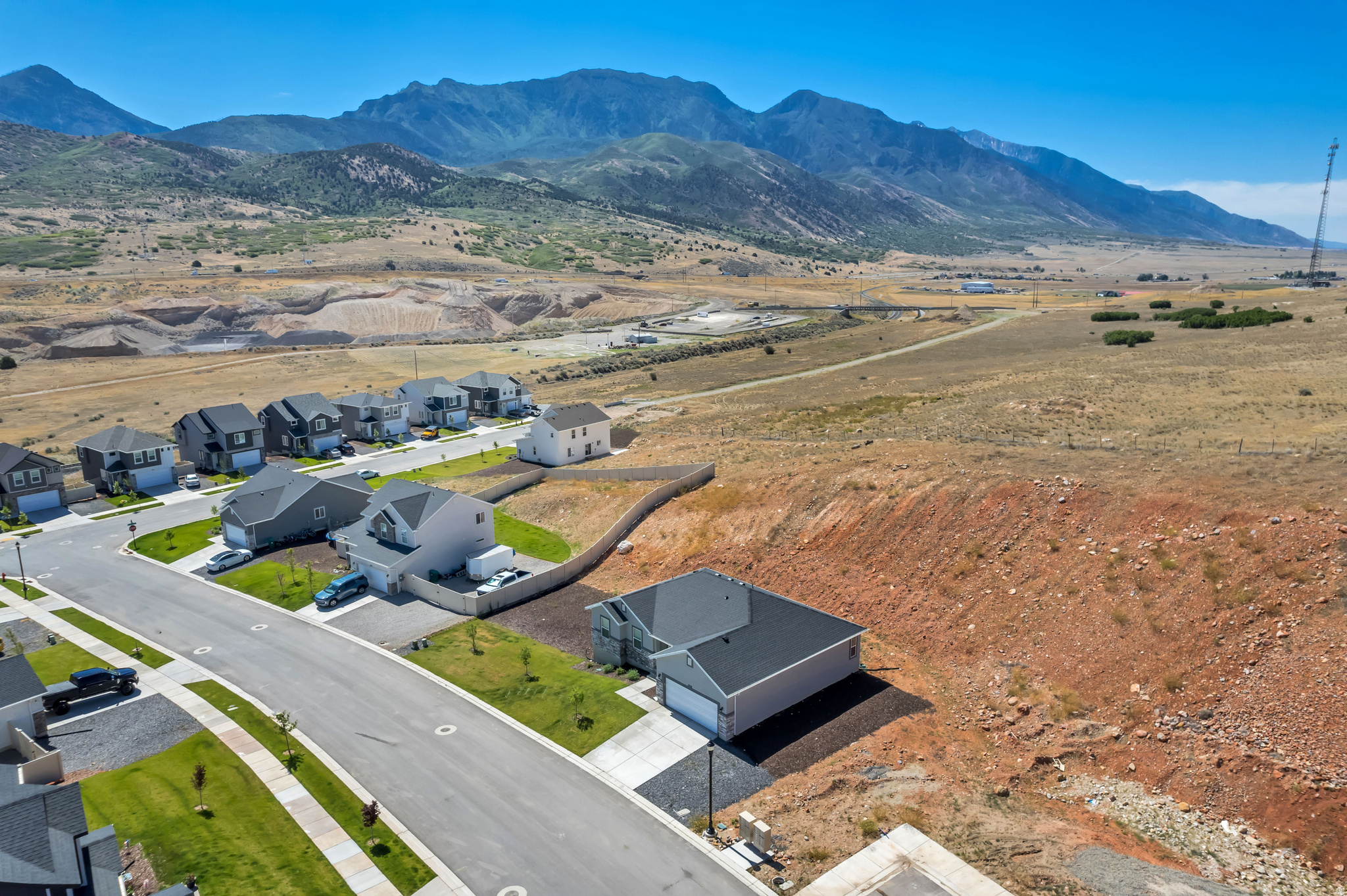 THE HILLS AT SUMMIT RIDGE - Residential
