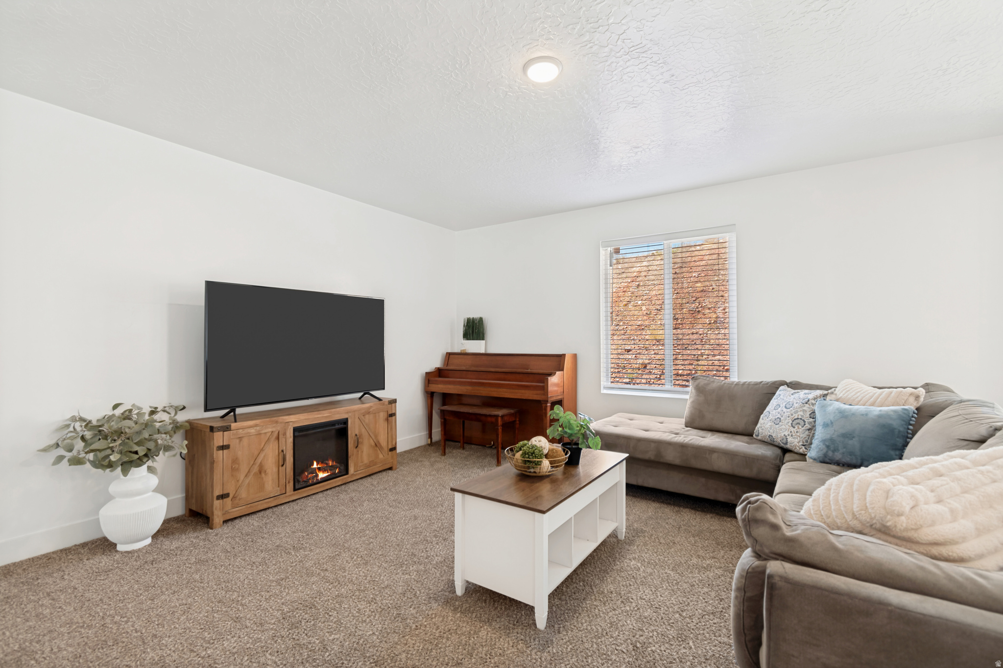 THE HILLS AT SUMMIT RIDGE - Residential