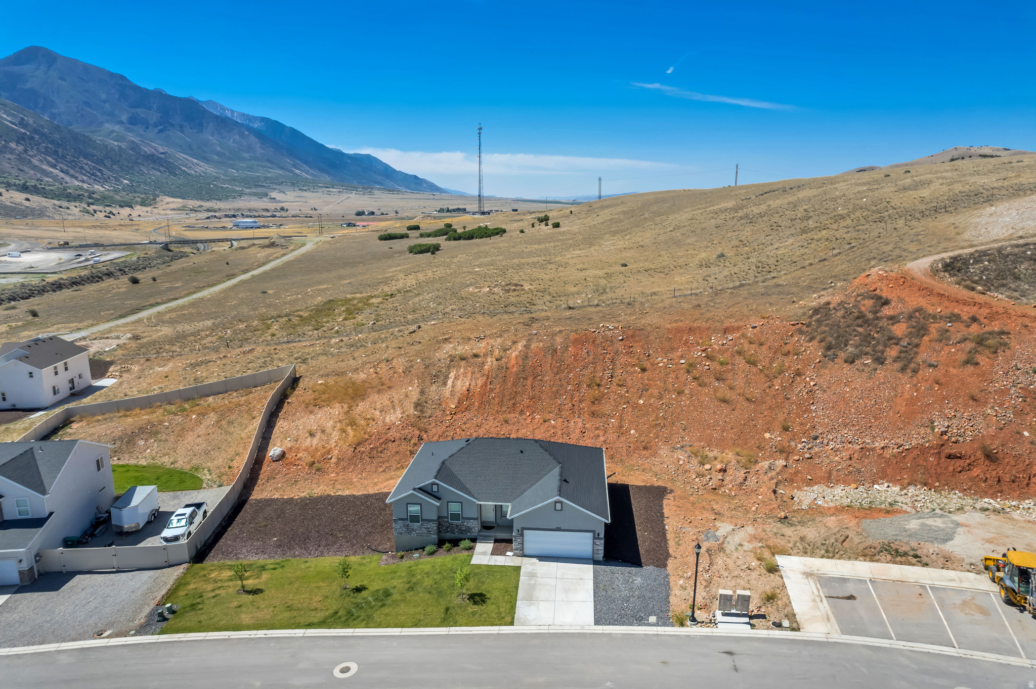 THE HILLS AT SUMMIT RIDGE - Residential