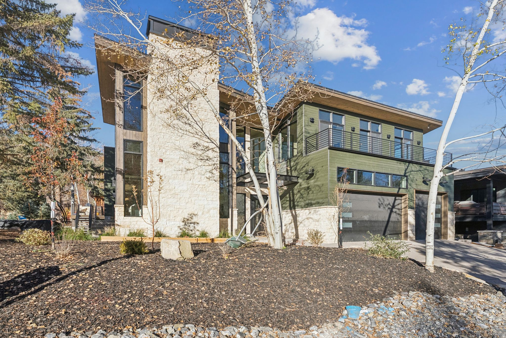 THAYNES CANYON - Residential