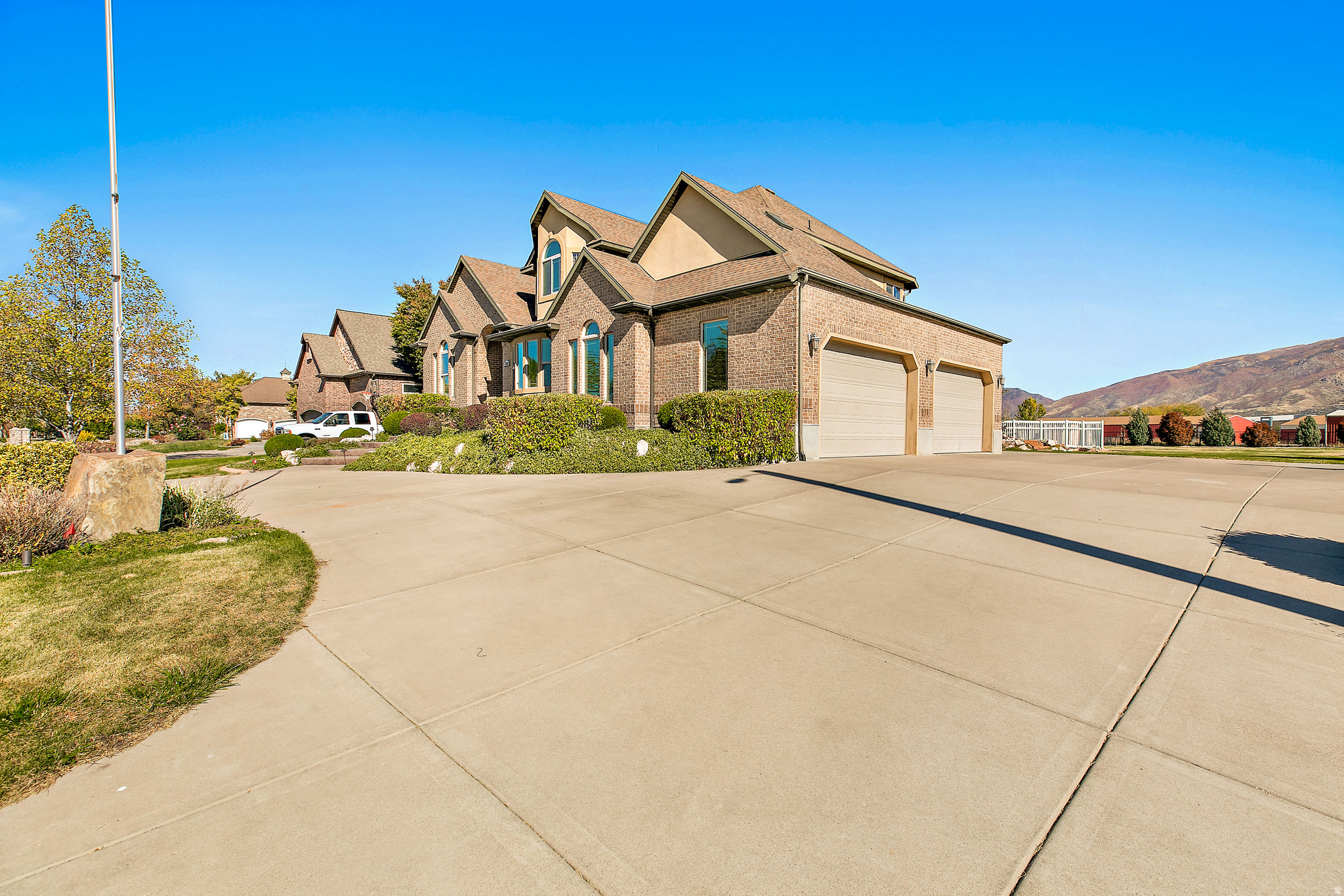 HANLINE HAMLET ESTAT - Residential