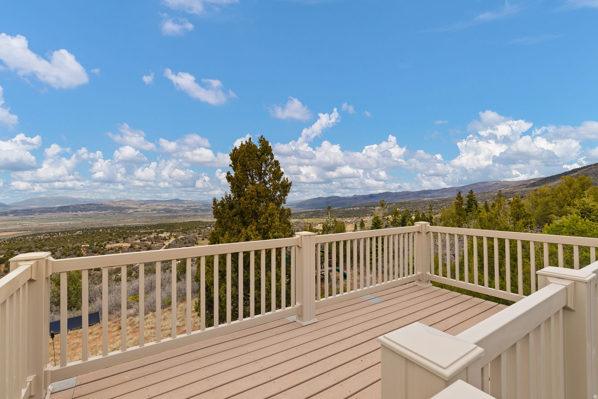 SPRING CITY RANCHERO - Residential