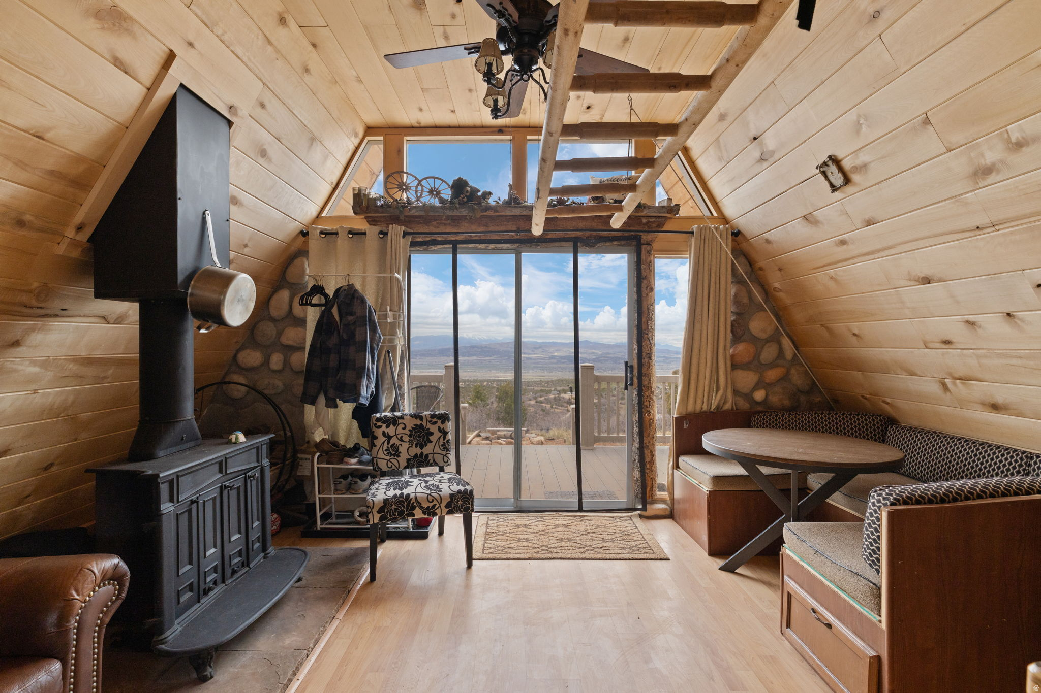 SPRING CITY RANCHERO - Residential