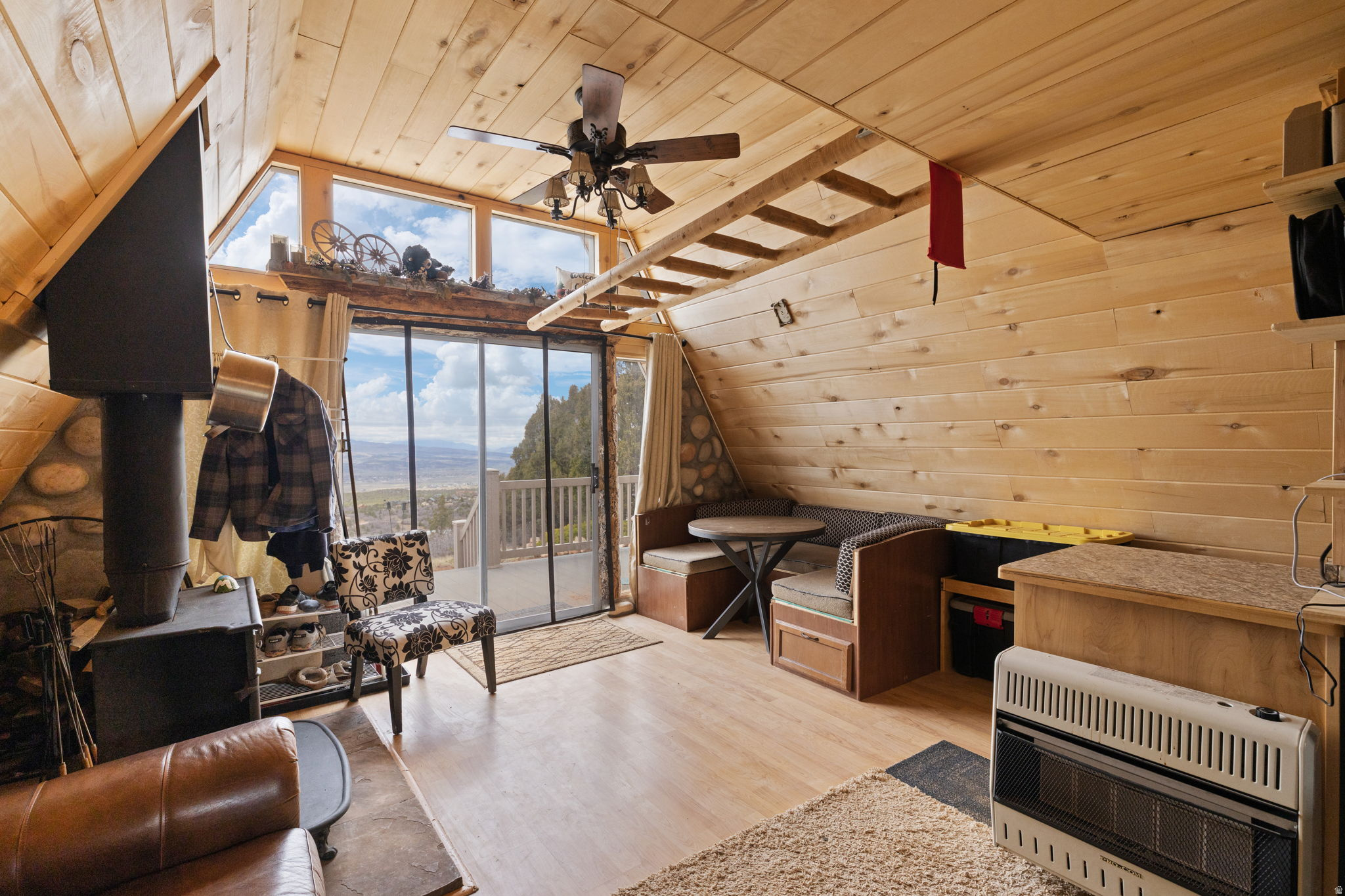 SPRING CITY RANCHERO - Residential