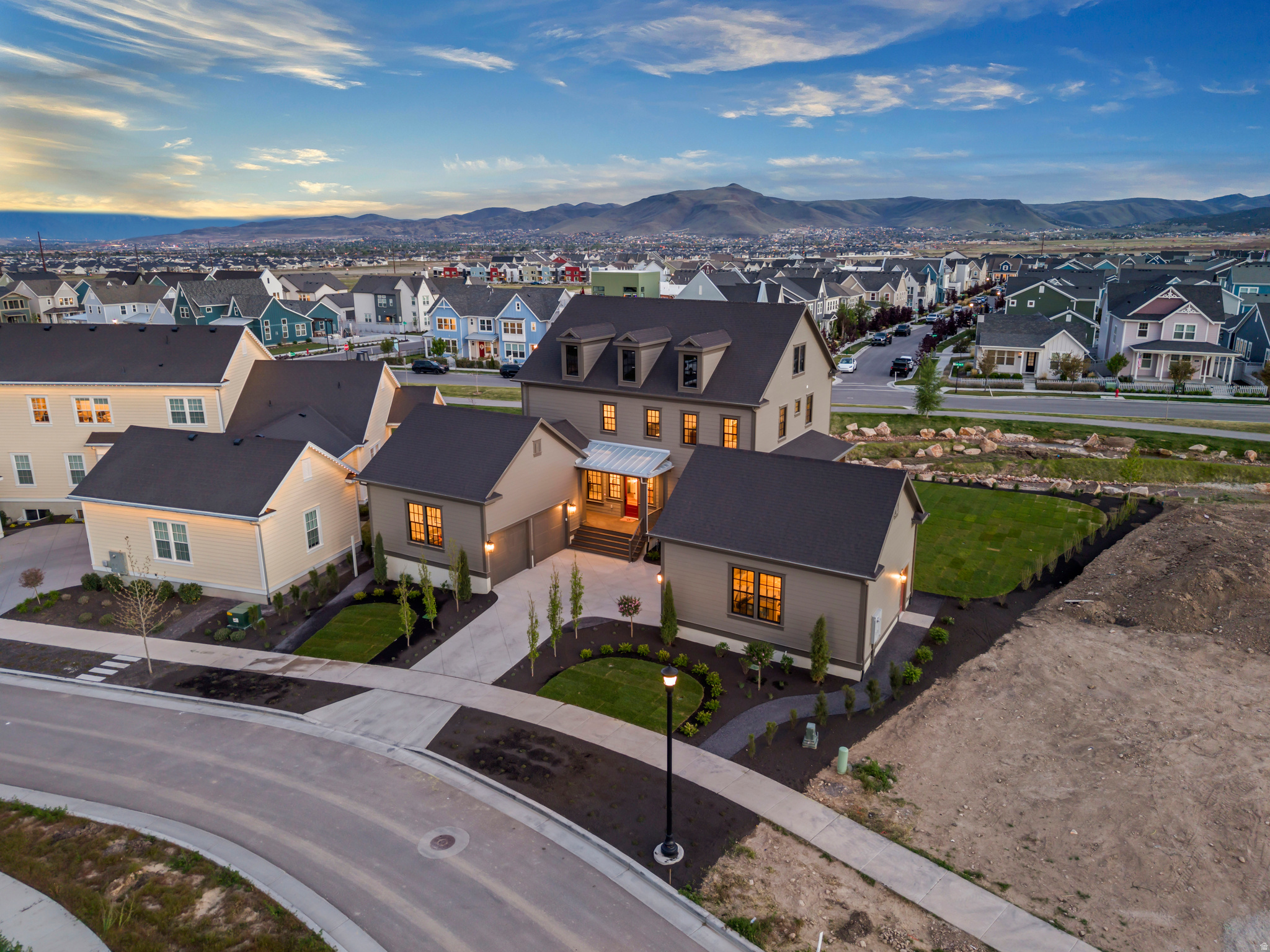 DAYBREAK - Residential