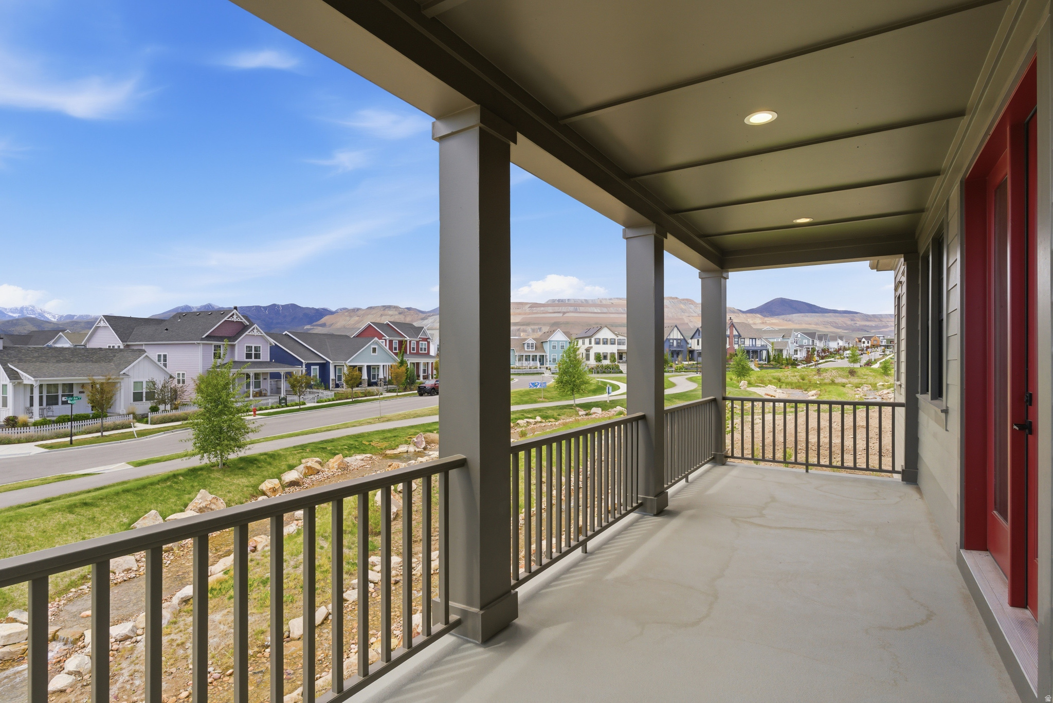 DAYBREAK - Residential