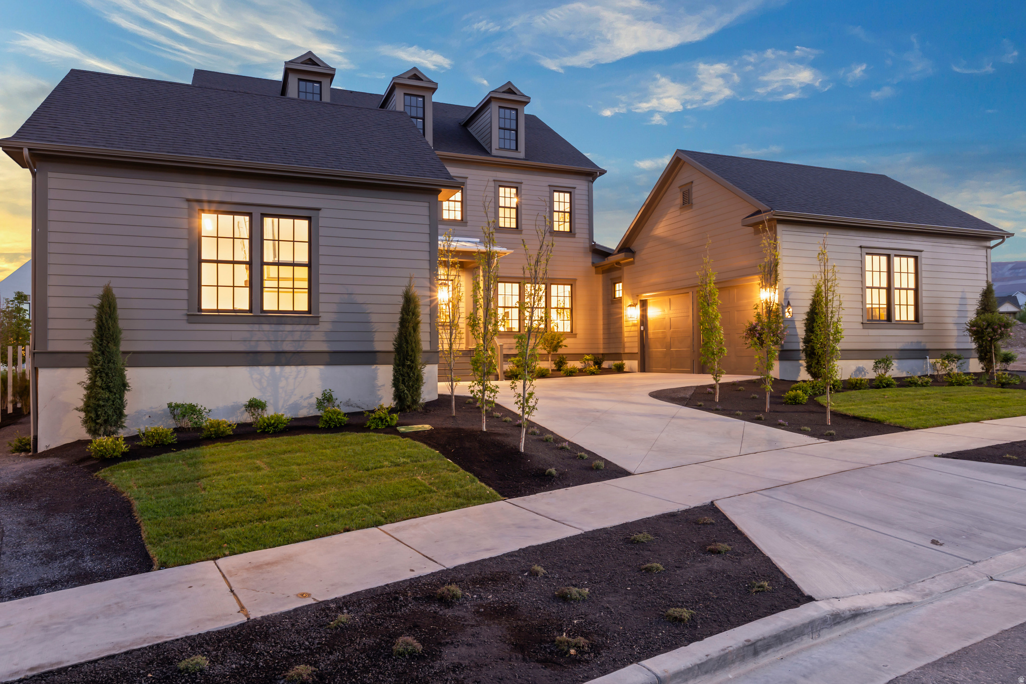 DAYBREAK - Residential