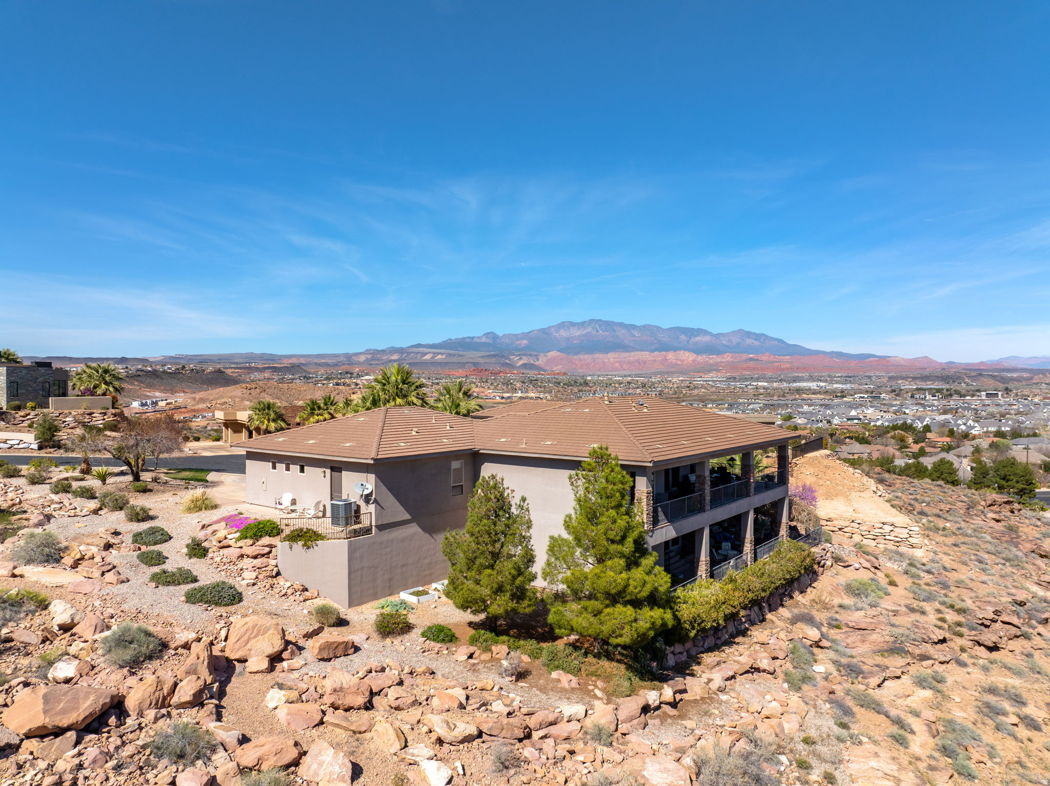STONE CLIFF 1 - Residential
