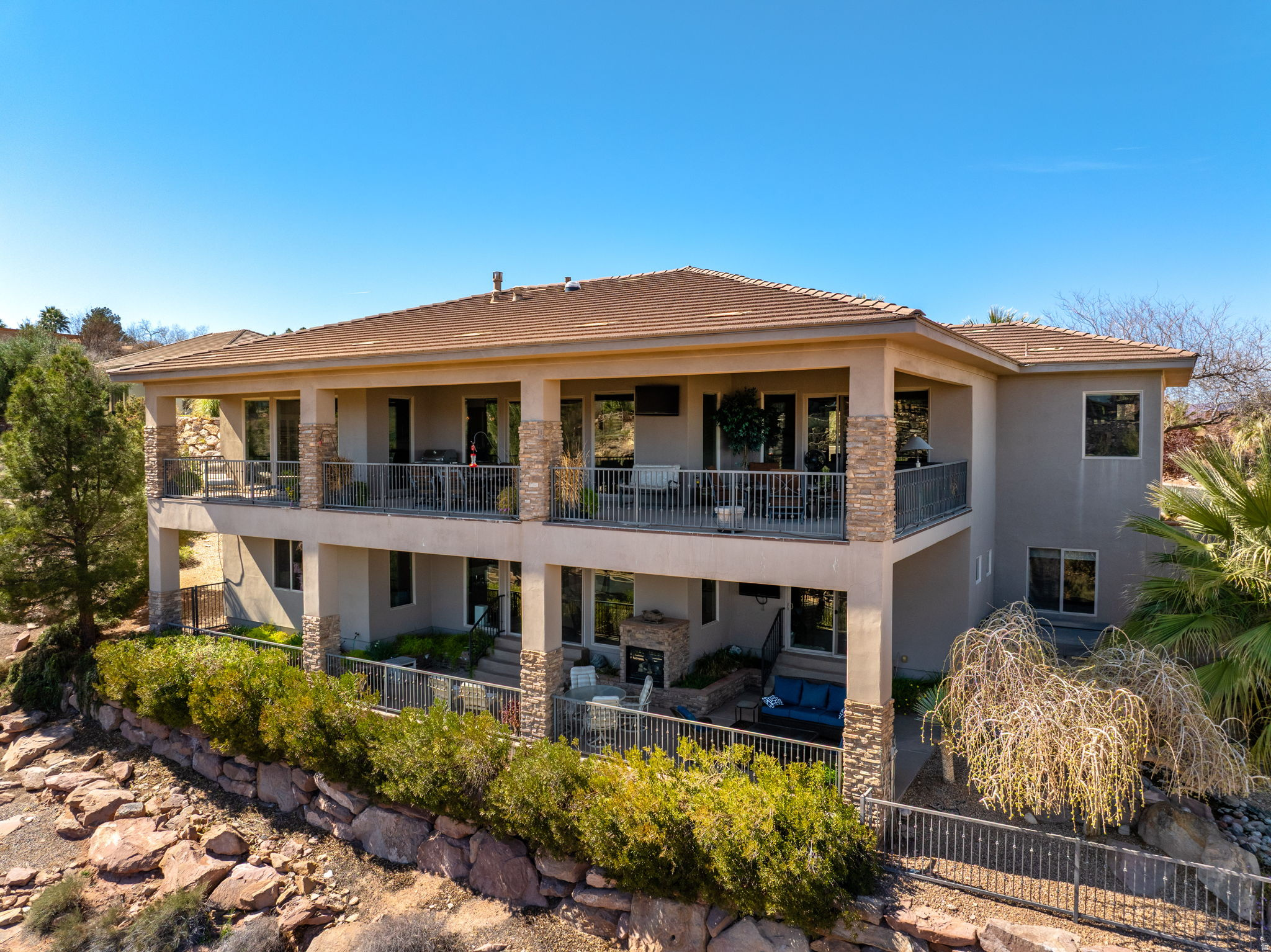 STONE CLIFF 1 - Residential