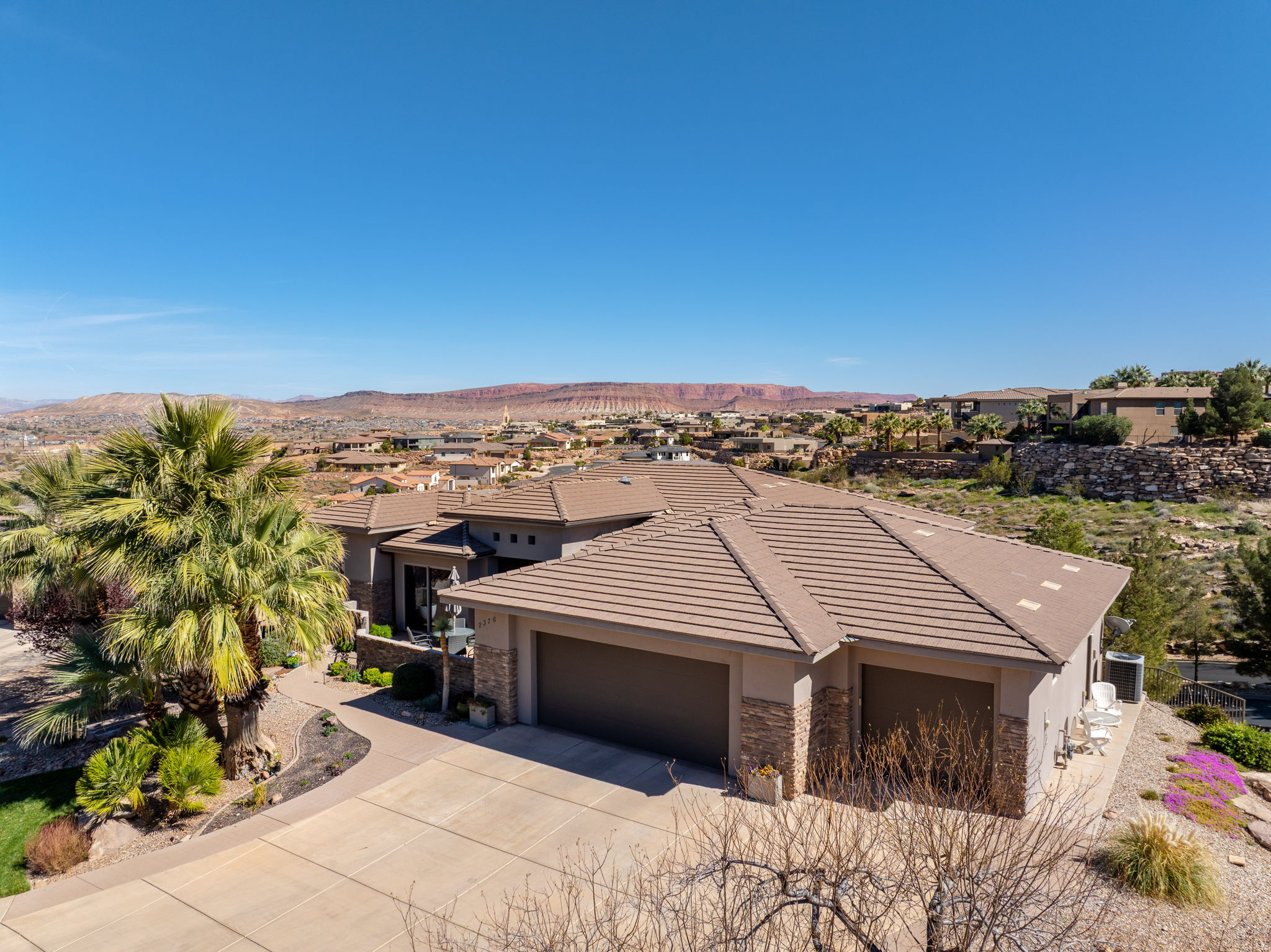 STONE CLIFF 1 - Residential