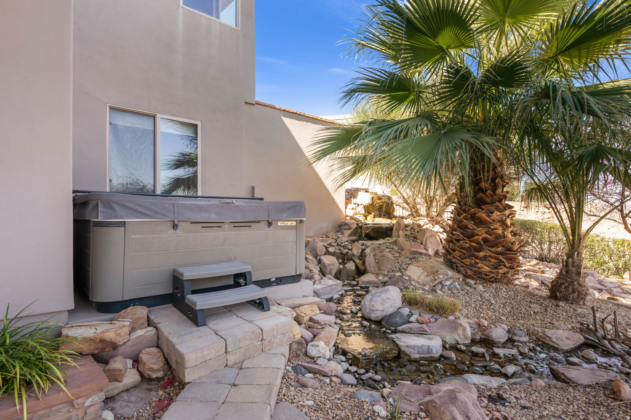 STONE CLIFF 1 - Residential