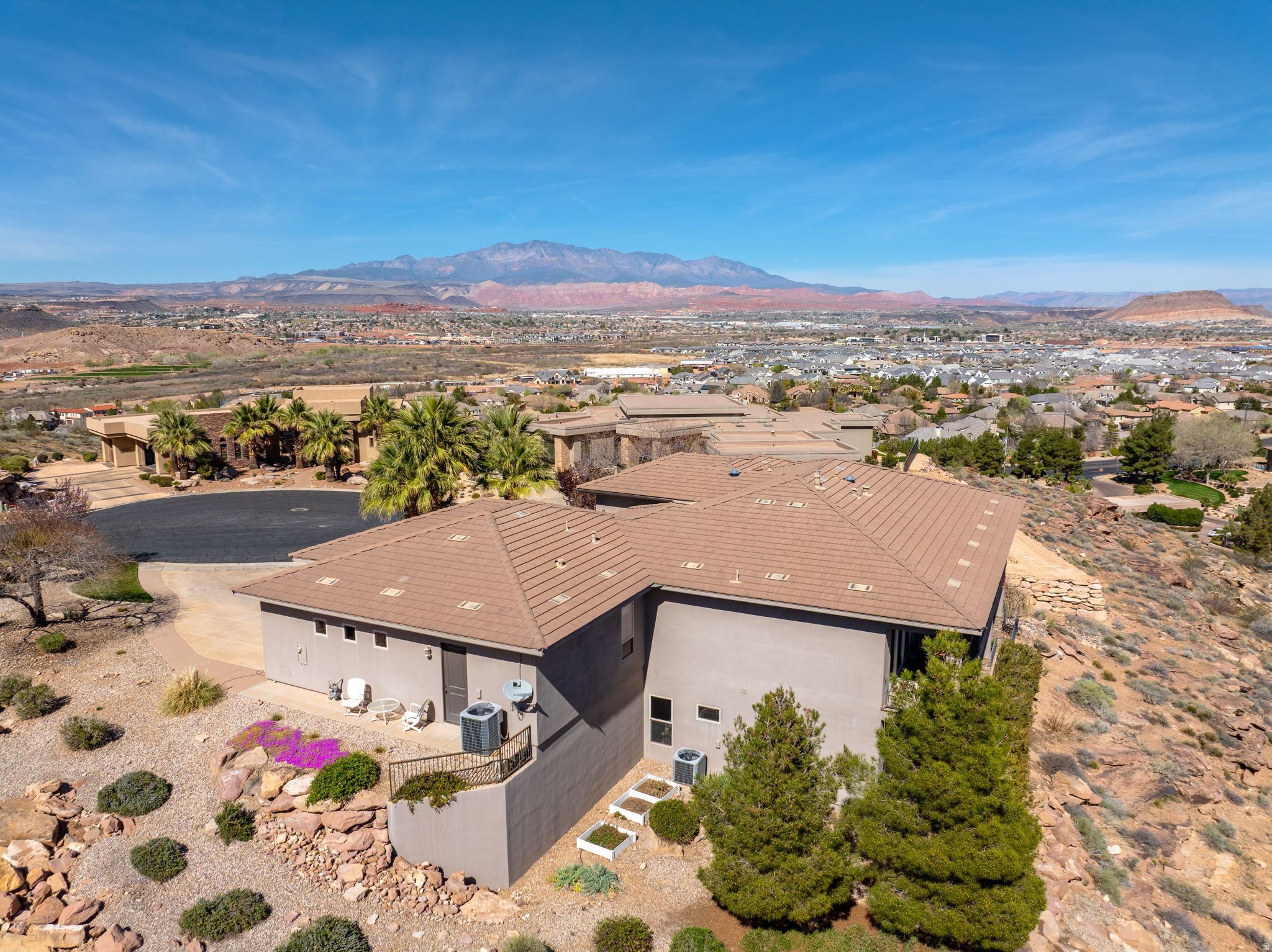 STONE CLIFF 1 - Residential