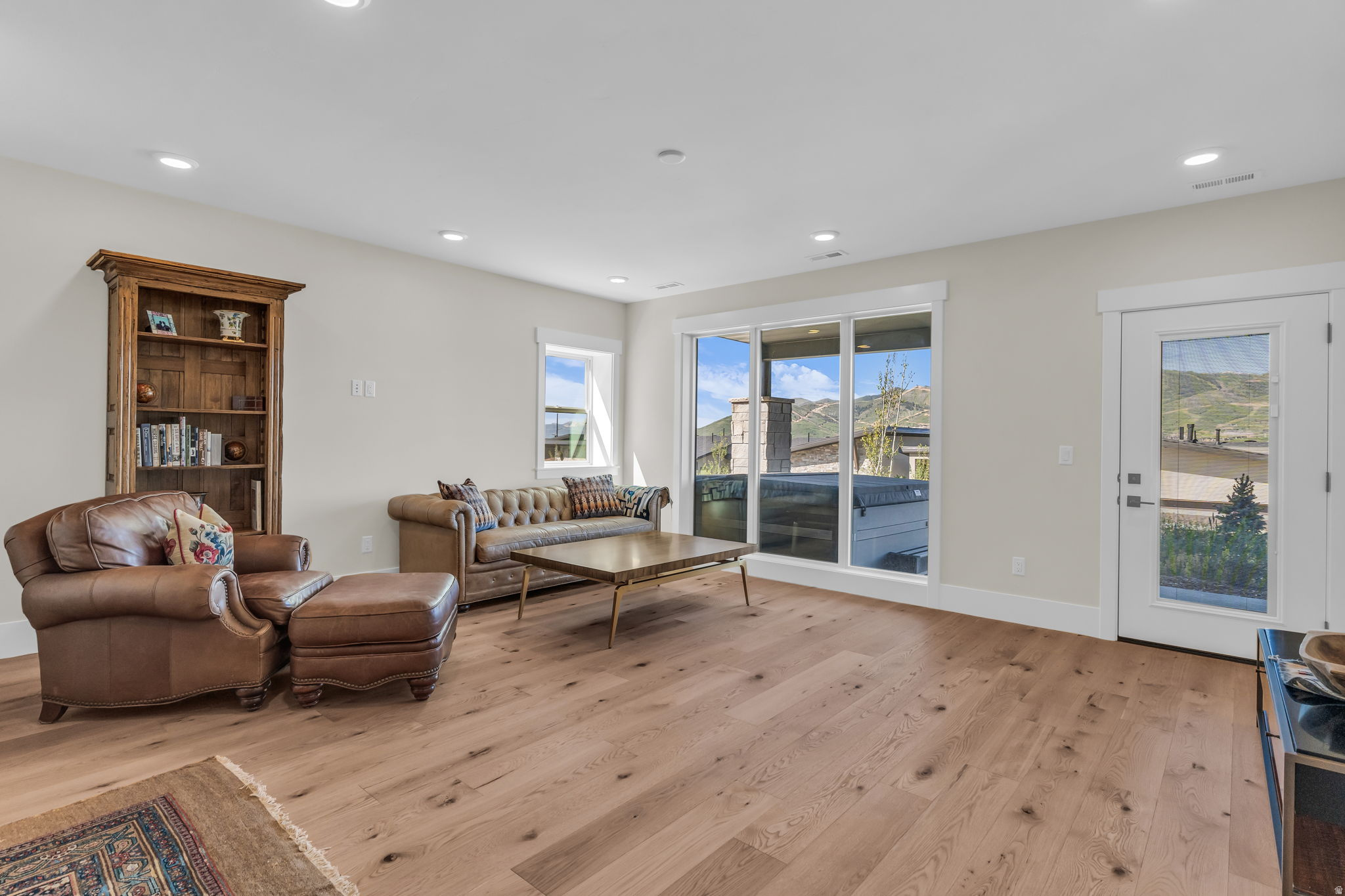 SHORELINE - Residential