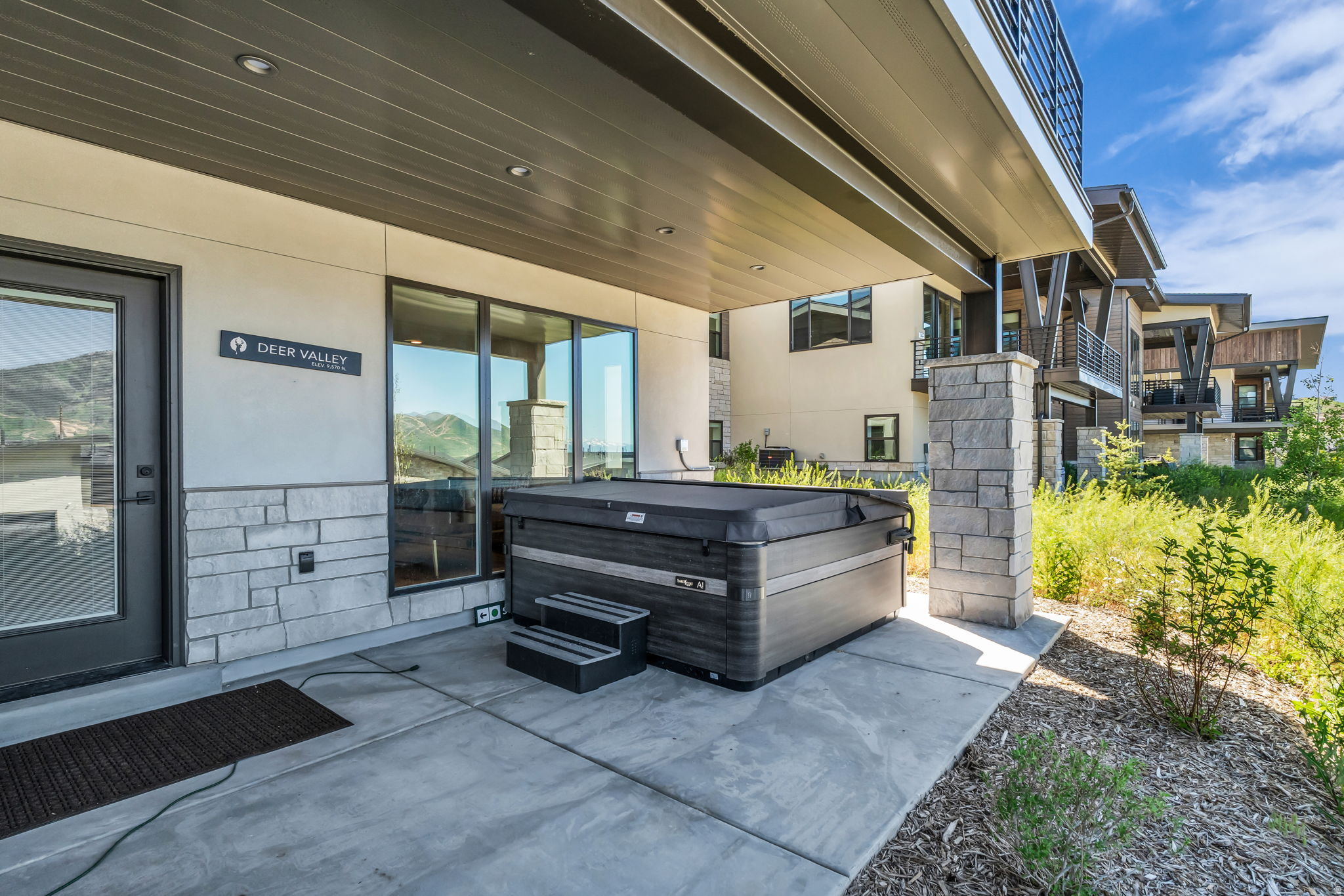 SHORELINE - Residential
