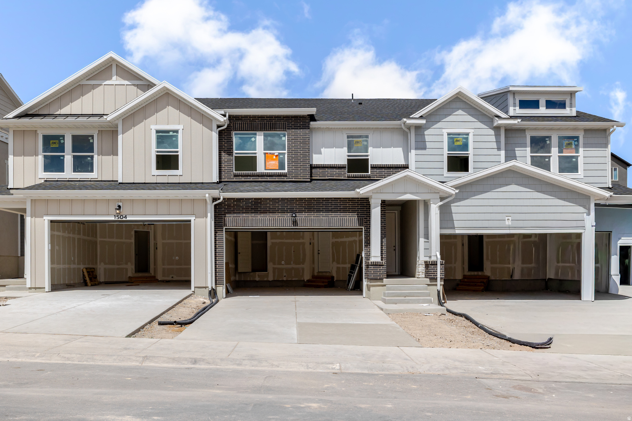 Discover the perfect mix of comfort and convenience with your new townhome at Ridgehorne! This up-and-coming community is part of the beautiful Mt. Saratoga master plan, featuring parks, trails, and expansive open spaces. You'll love the added amenities, including a clubhouse, pool, basketball court, bark park, playgrounds, and more! Plus, Ridgehorne offers easy access to Utah Lake, The Ranches Golf Club, local shopping and dining, and Pioneer Crossing for a smooth commute. Reach out today to learn more or schedule your visit!