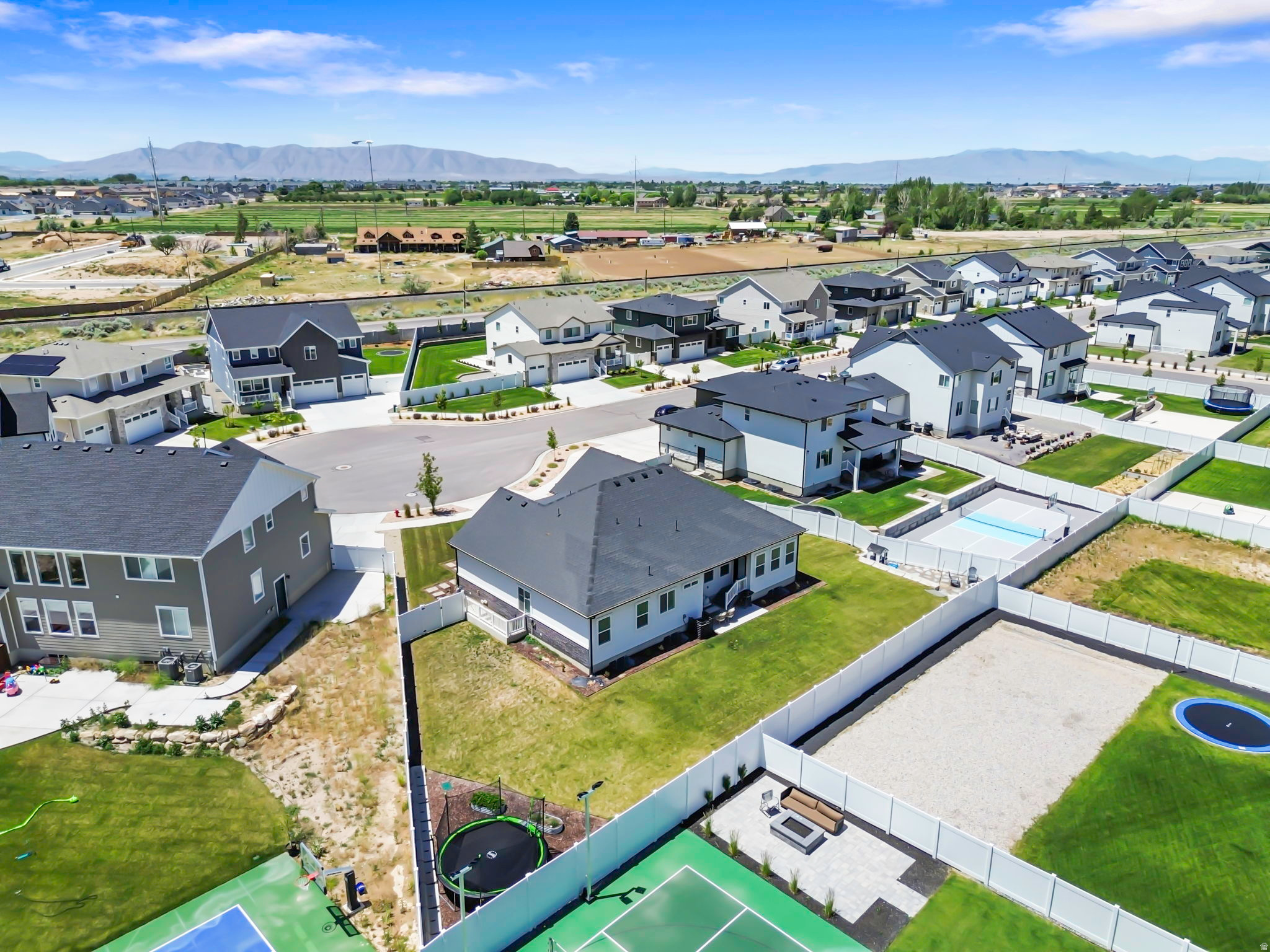 MAPLETON HEIGHTS - Residential