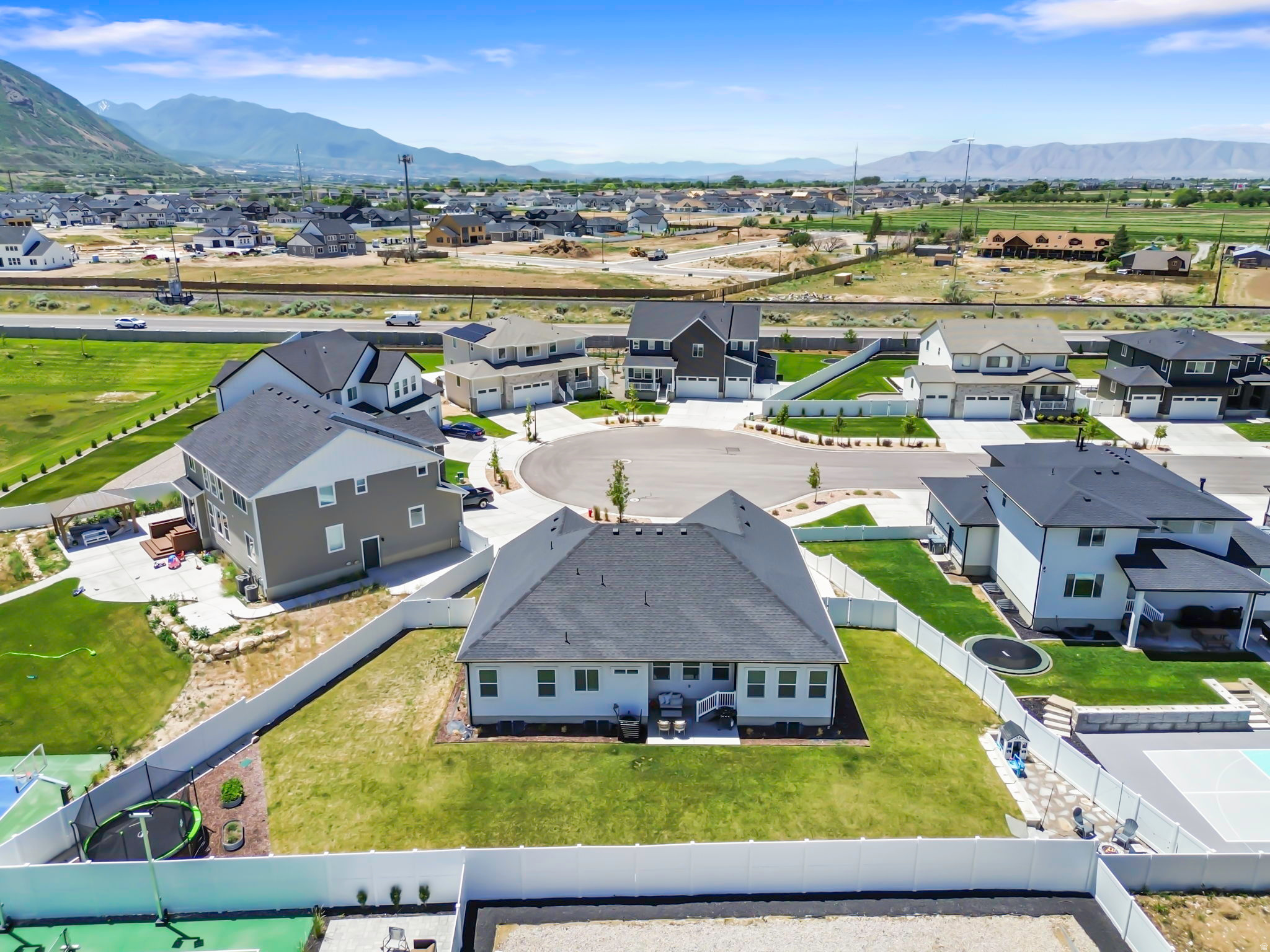 MAPLETON HEIGHTS - Residential