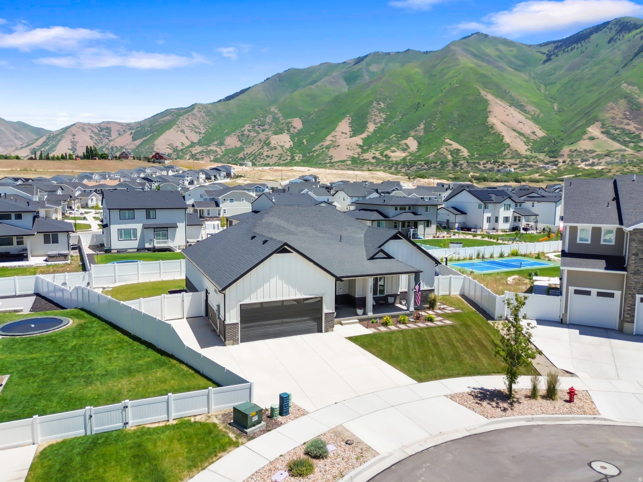 MAPLETON HEIGHTS - Residential