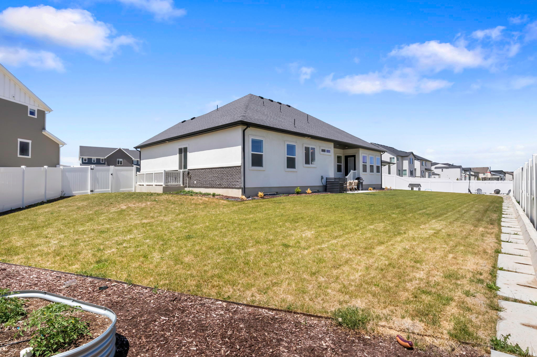 MAPLETON HEIGHTS - Residential