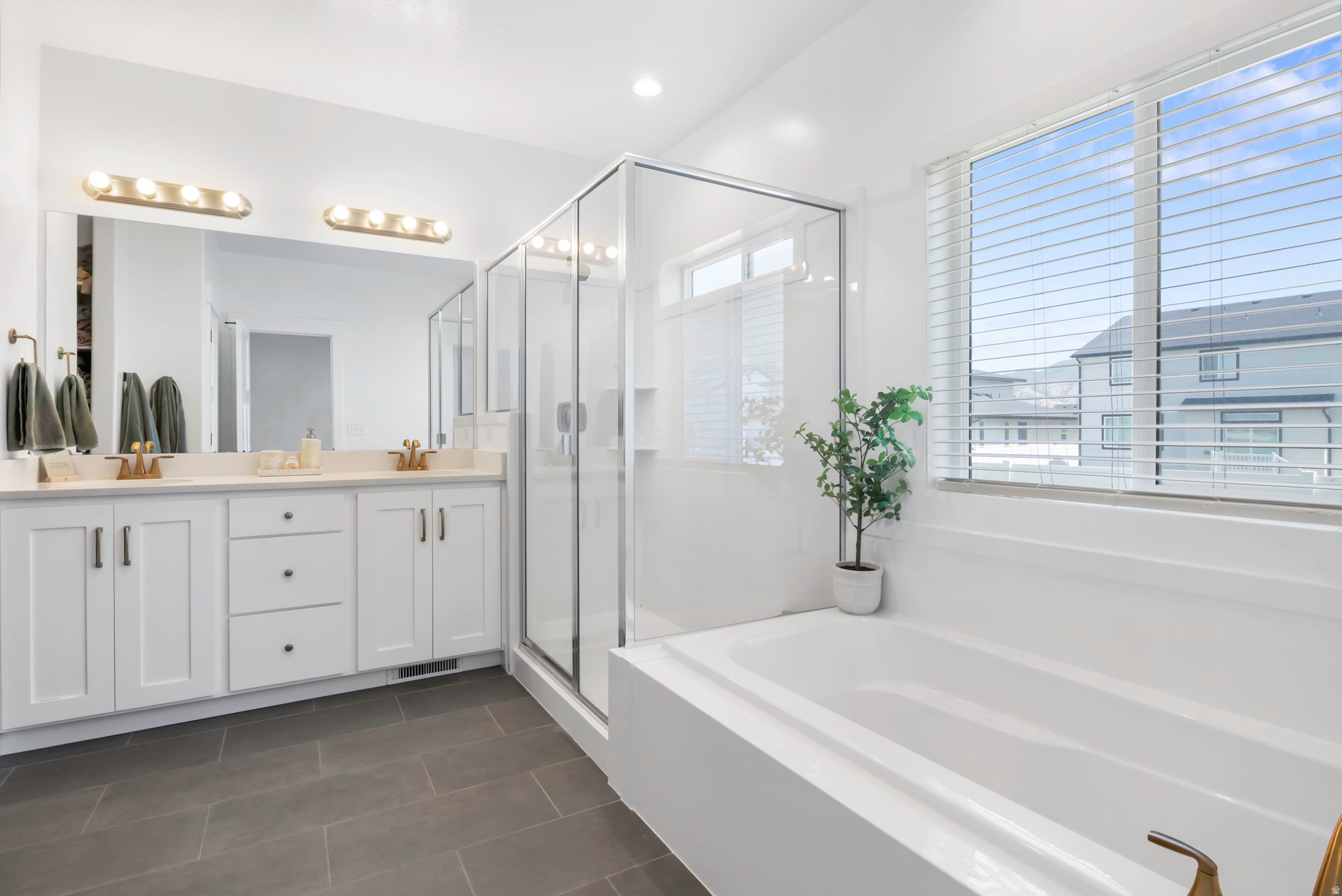 MAPLETON HEIGHTS - Residential