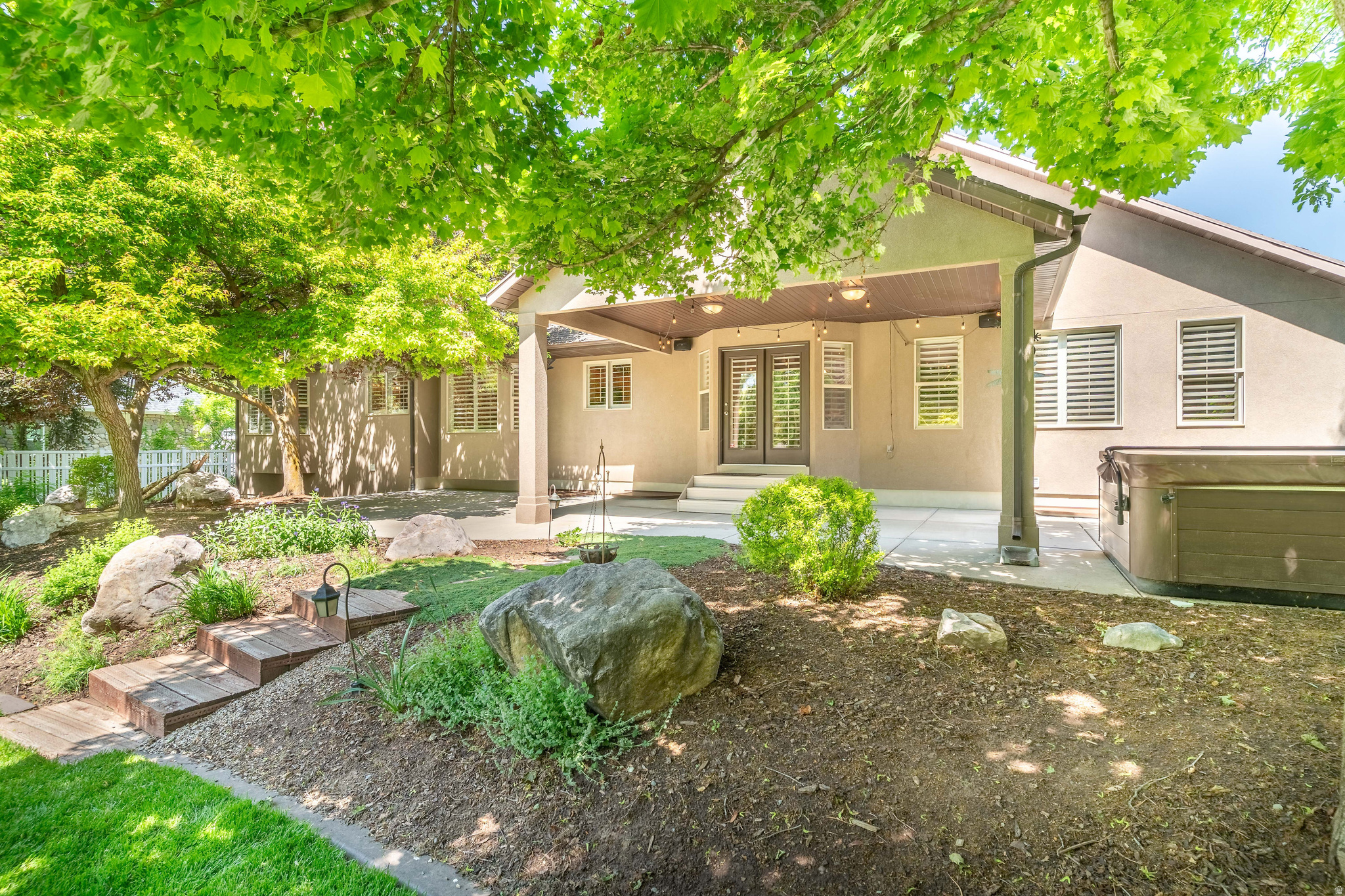 BOYNTON ESTATES - Residential