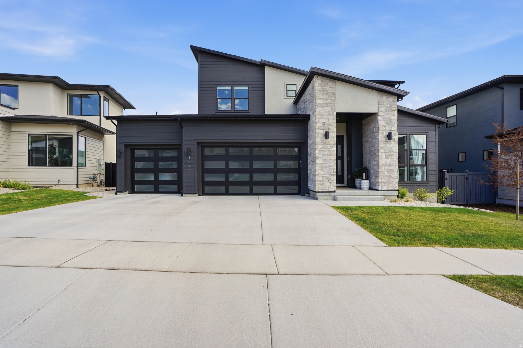 LAKEVIEW ESTATES - Residential